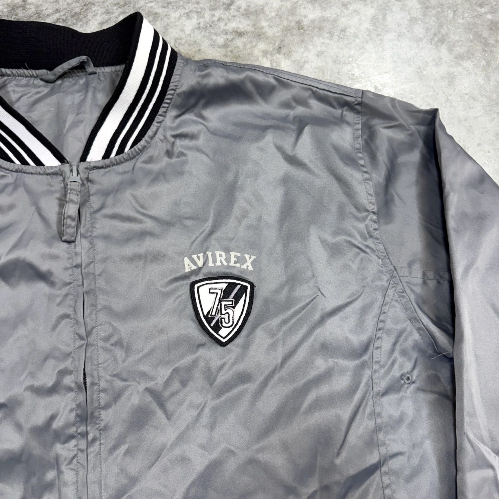 Avirex Avirex Jacket Mens XL Gray Bomber Zip Front 75 Patch Logo Nylon Streetwear Size US XL / EU 56 / 4 - 2 Thumbnail