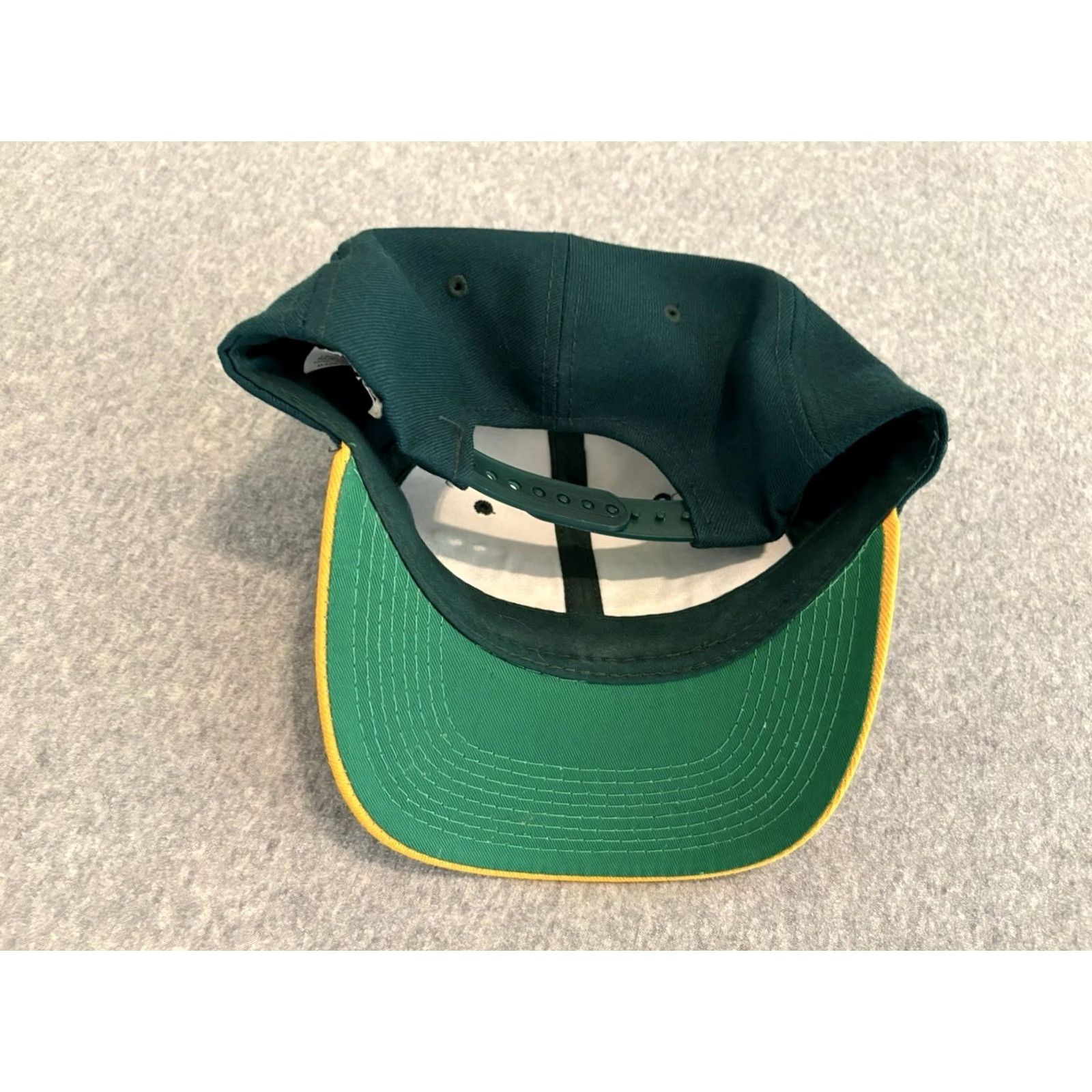 Vintage VINTAGE Hussongs Cantina Ensenada Mexico Wool Snapback Hat Cap Green Yellow Cap Green 90s Mens One Size Adjustable Wool Polyester Hat Size ONE SIZE - 5 Thumbnail