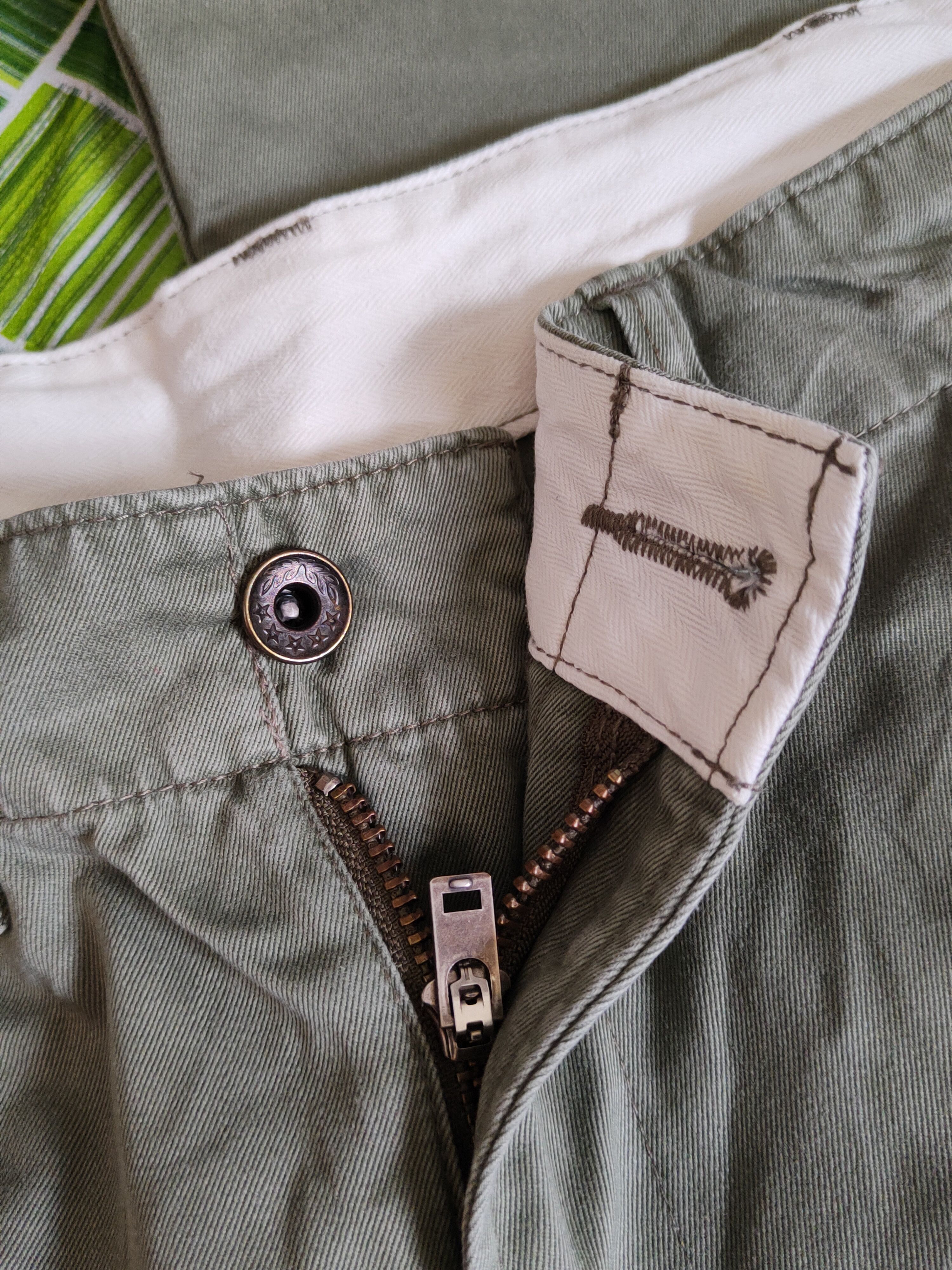 Japanese Brand Uniqlo Army Green ripped vintage Casual Pants #S2258 Size US 33 - 13 Thumbnail