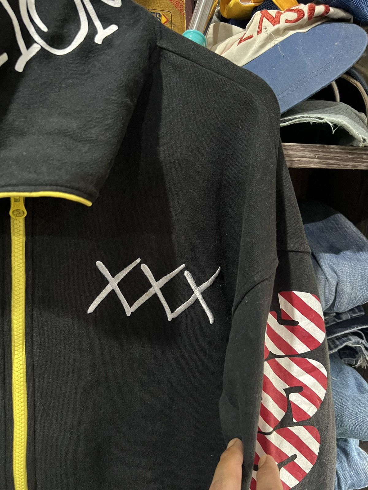 Japanese Brand 🔥Sun Faded Defective Struct 36 Carats Patches Hoodie Size US XL / EU 56 / 4 - 6 Thumbnail