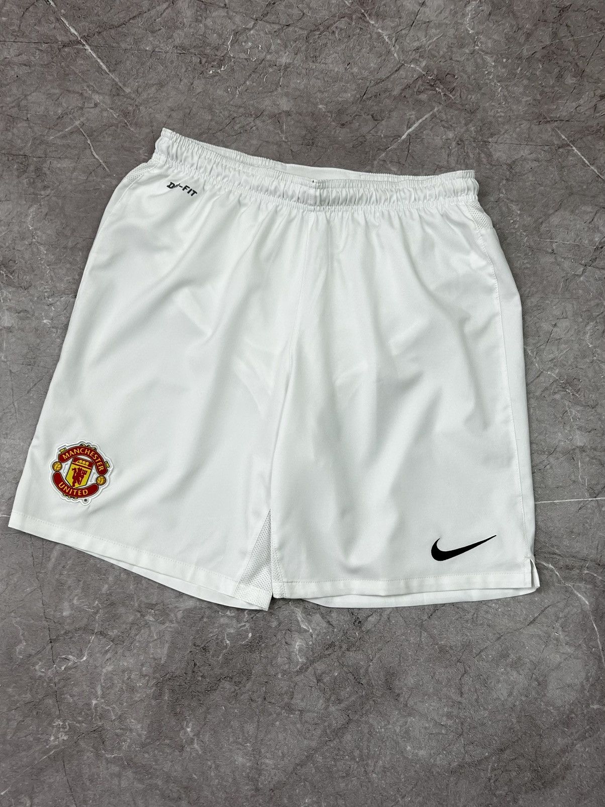 Nike Vintage Nike Manchester United shorts size L Size US L / EU 52-54 / 3 - 2 Thumbnail