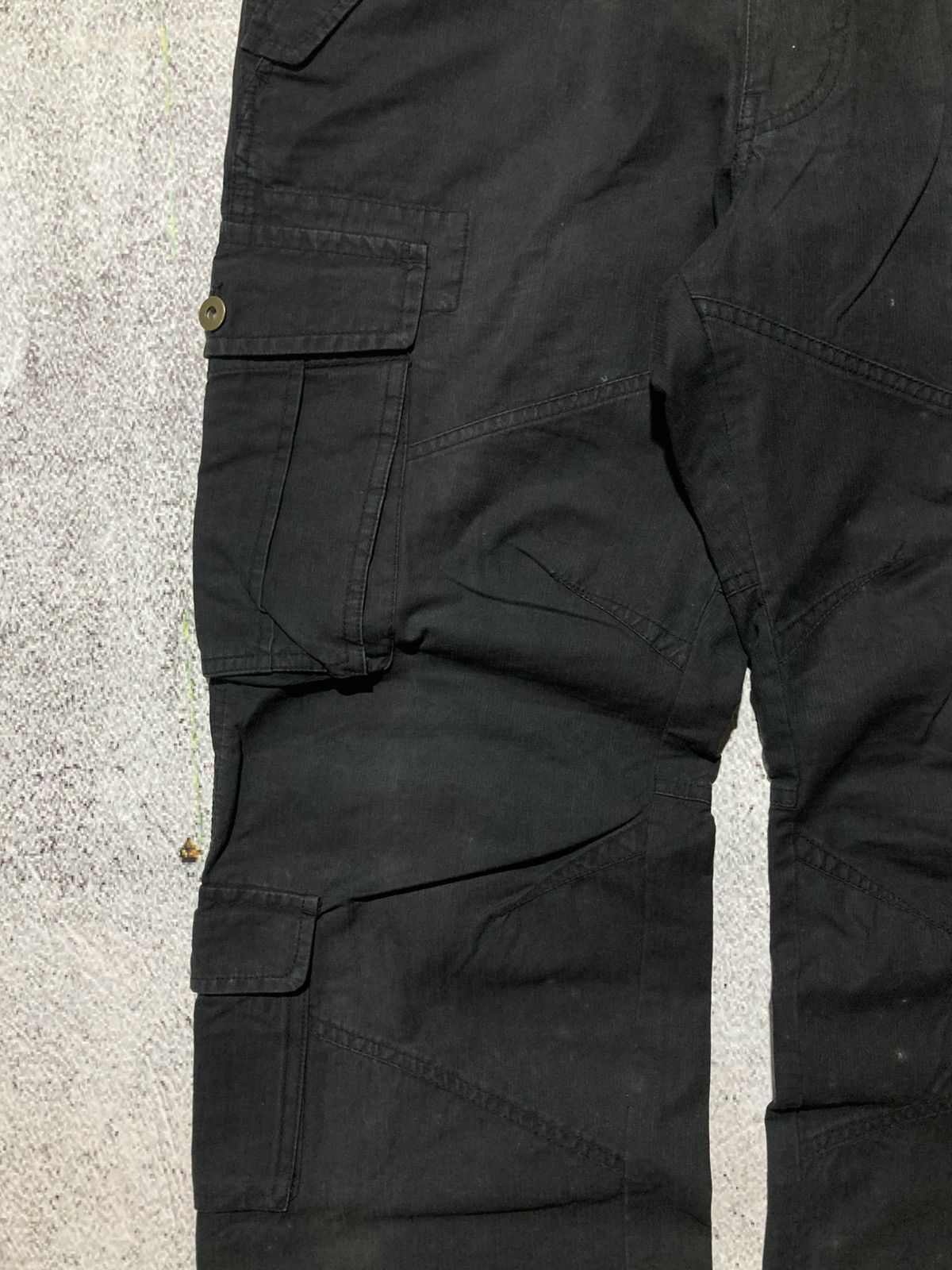 Japanese Brand 2000s Takeo Kikuchi Multipocket Cargo Pants Black Designer Size US 34 / EU 50 - 7 Thumbnail