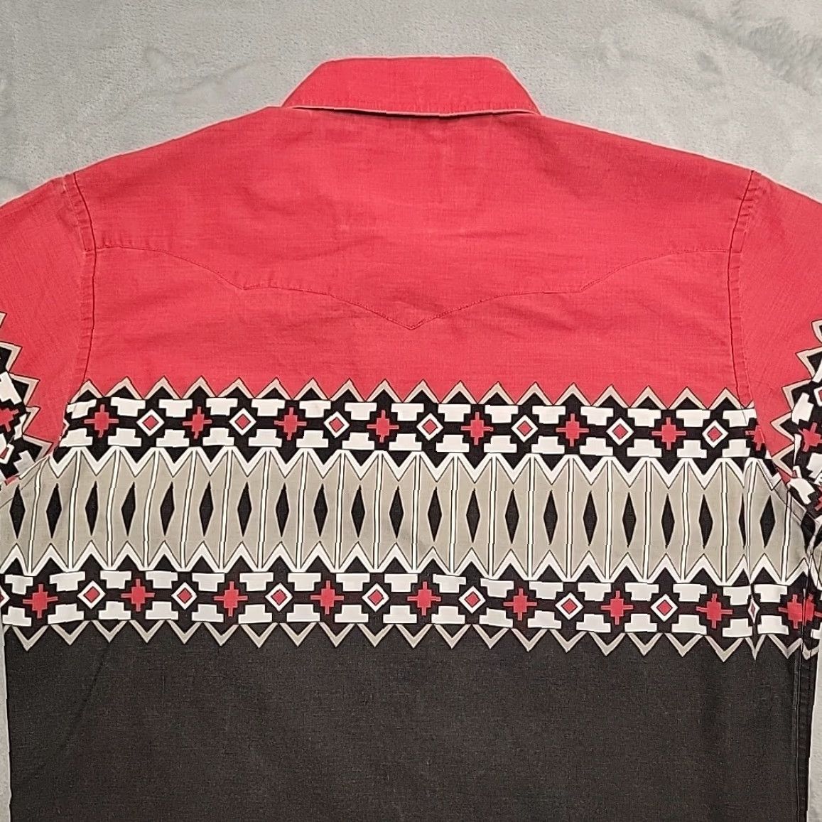 Vintage VINTAGE Corral West Shirt Men M Red Black Geometric Western Peaerl Snap Aztec Cowboy Size US M / EU 48-50 / 2 - 7 Thumbnail
