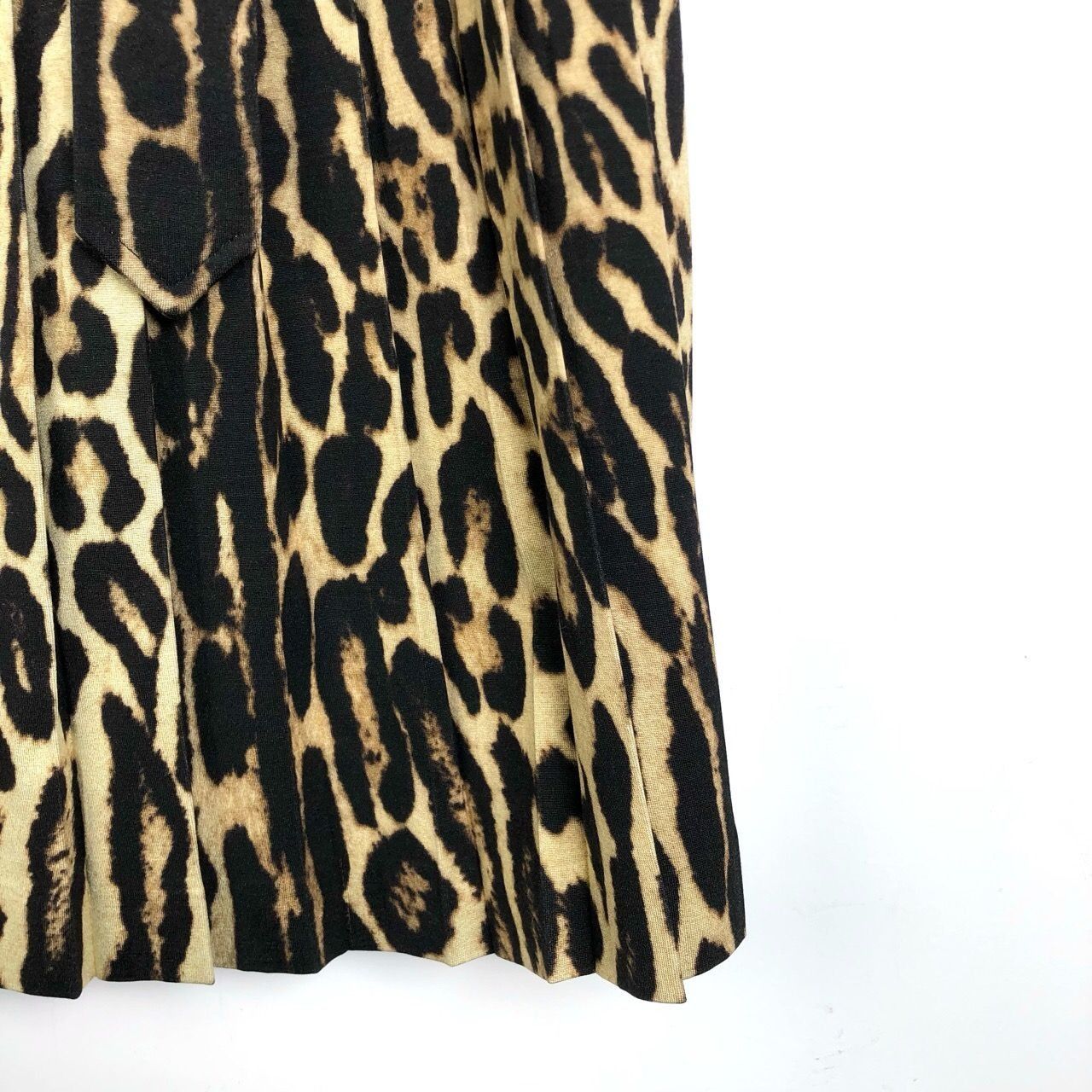 Burberry [Burberry] Leopard Print Silk Pleated Skirt 34 Size 34" / US 12 / IT 48 - 4 Thumbnail