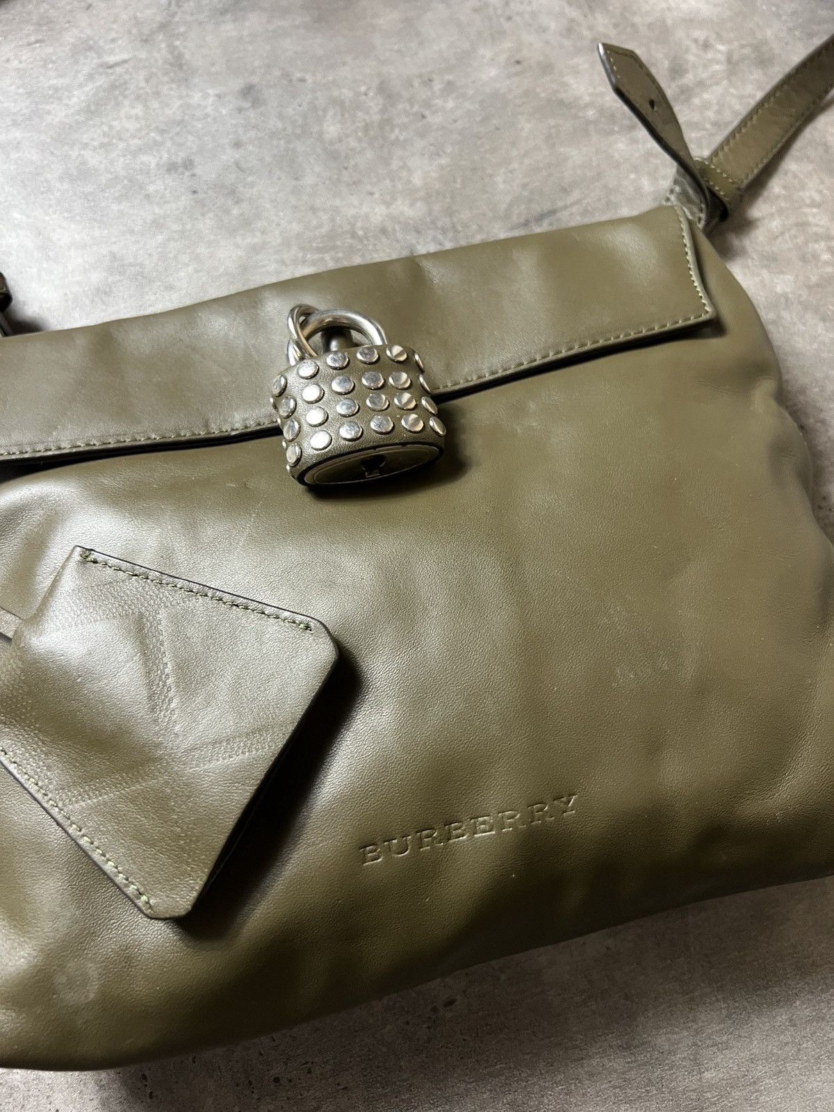 Burberry Burberry Studded Padlock Messenager crossbody bag Size ONE SIZE - 2 Thumbnail