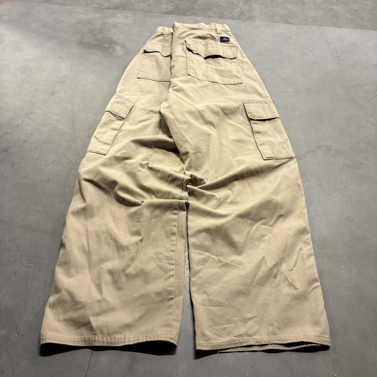 Vintage Crazy Vintage Y2K/2000s Baggy Khaki Tan Cargo Pants! Size US 33 - 6 Thumbnail