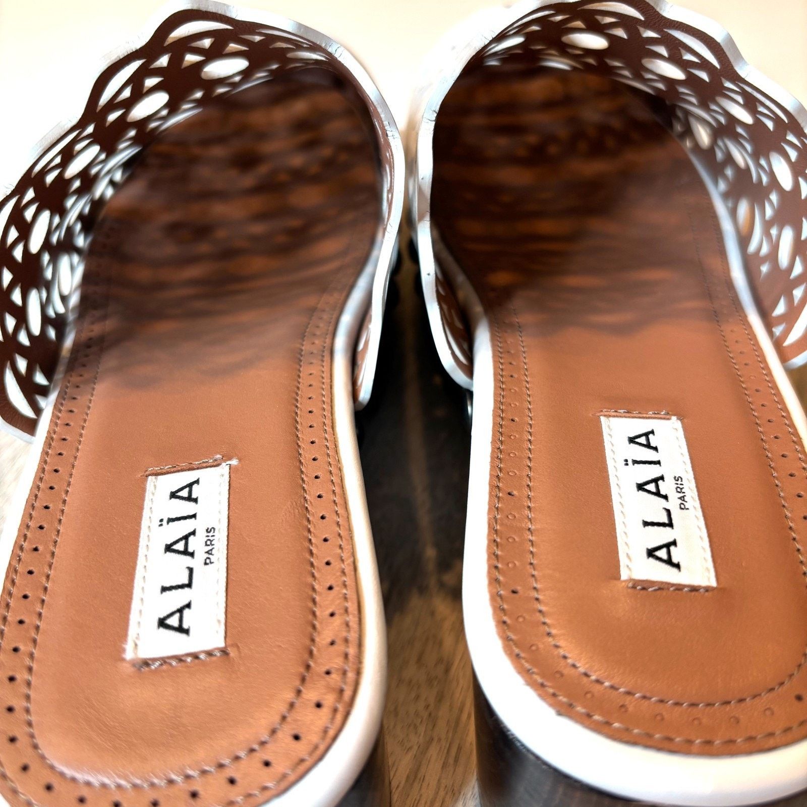 Alaia Alaia White Leather Clog Mules Wooden Platform EU 40 US 8.5 Size US 8.5 / IT 38.5 - 8 Thumbnail
