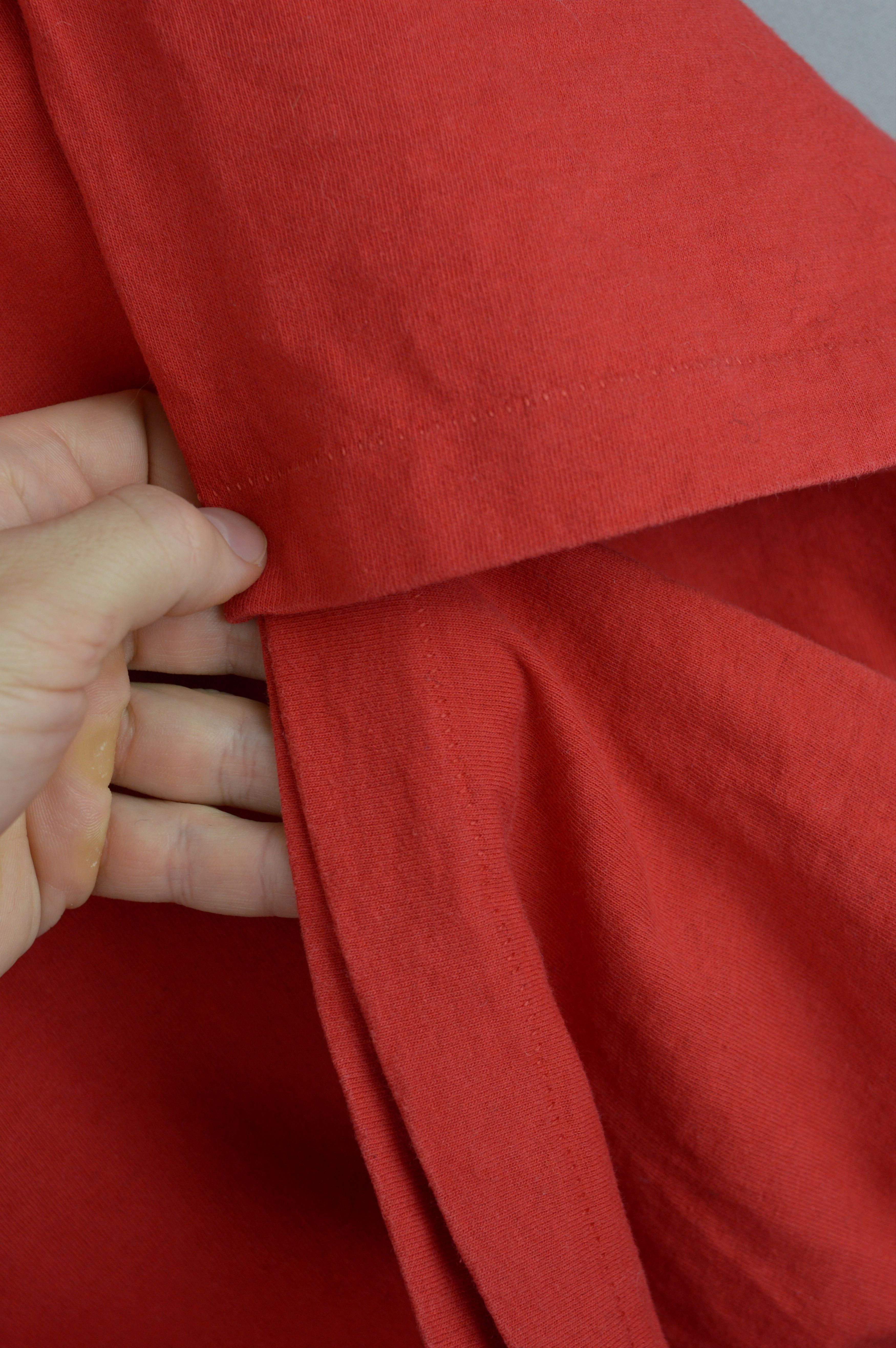 Vintage Vintage Fruit Of The Loom Blank Red t shirt Size US L / EU 52-54 / 3 - 4 Thumbnail