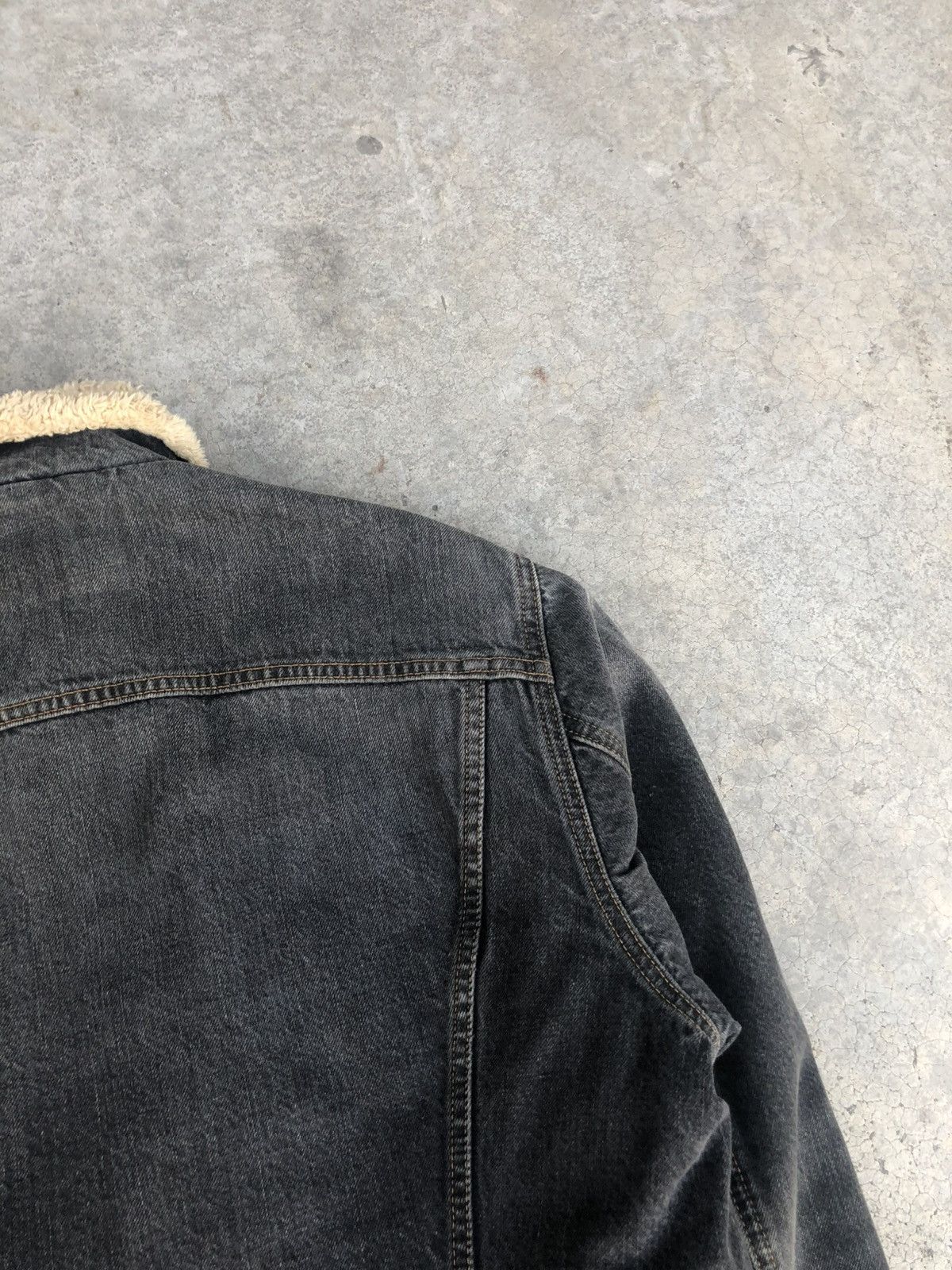 Levi's Y2k Levis Sherpa Lined Denim Jacket Distressed Size US L / EU 52-54 / 3 - 15 Thumbnail