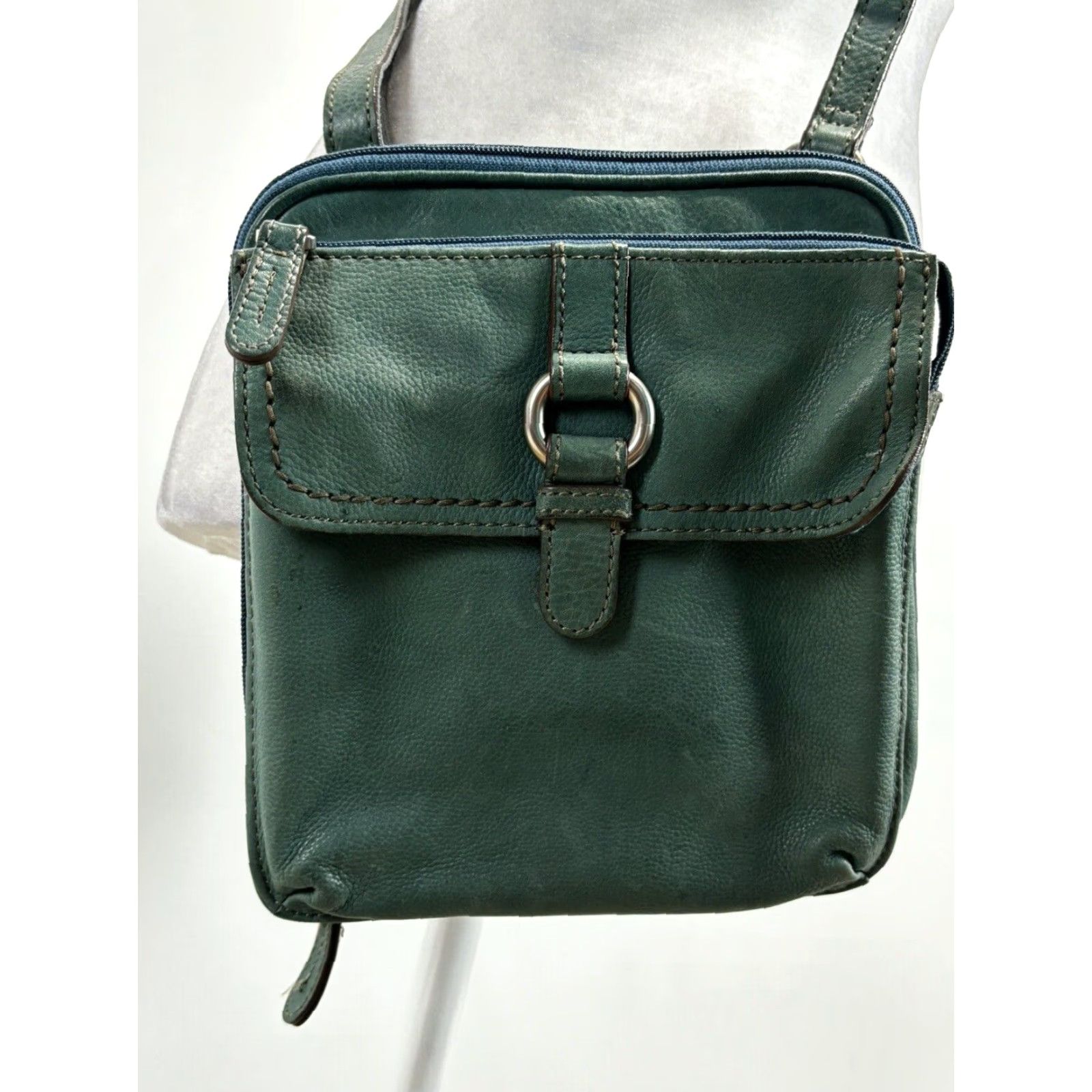 Fossil VINTAGE Fossil Green Leather Crossbody Purse Small Zip Around Womens Size ONE SIZE - 2 Thumbnail