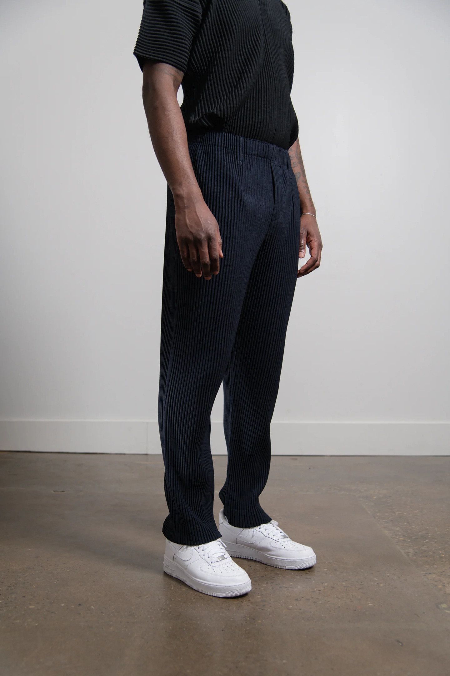 Homme Plisse Issey Miyake Homme Plisse Issey Miyake - F/W 21 - Basics Pleated Trousers Size US 30 / EU 46 - 2 Thumbnail