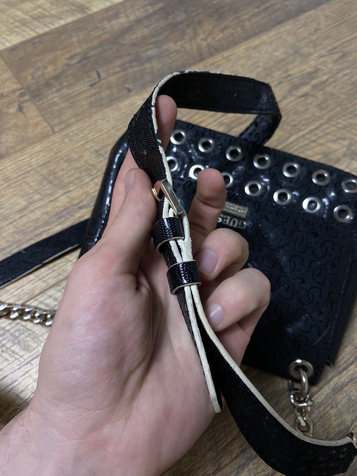 Designer × Guess × Vintage Guess Black Crossbody Bag with Grommets Stylish & Authentic Size ONE SIZE - 8 Thumbnail