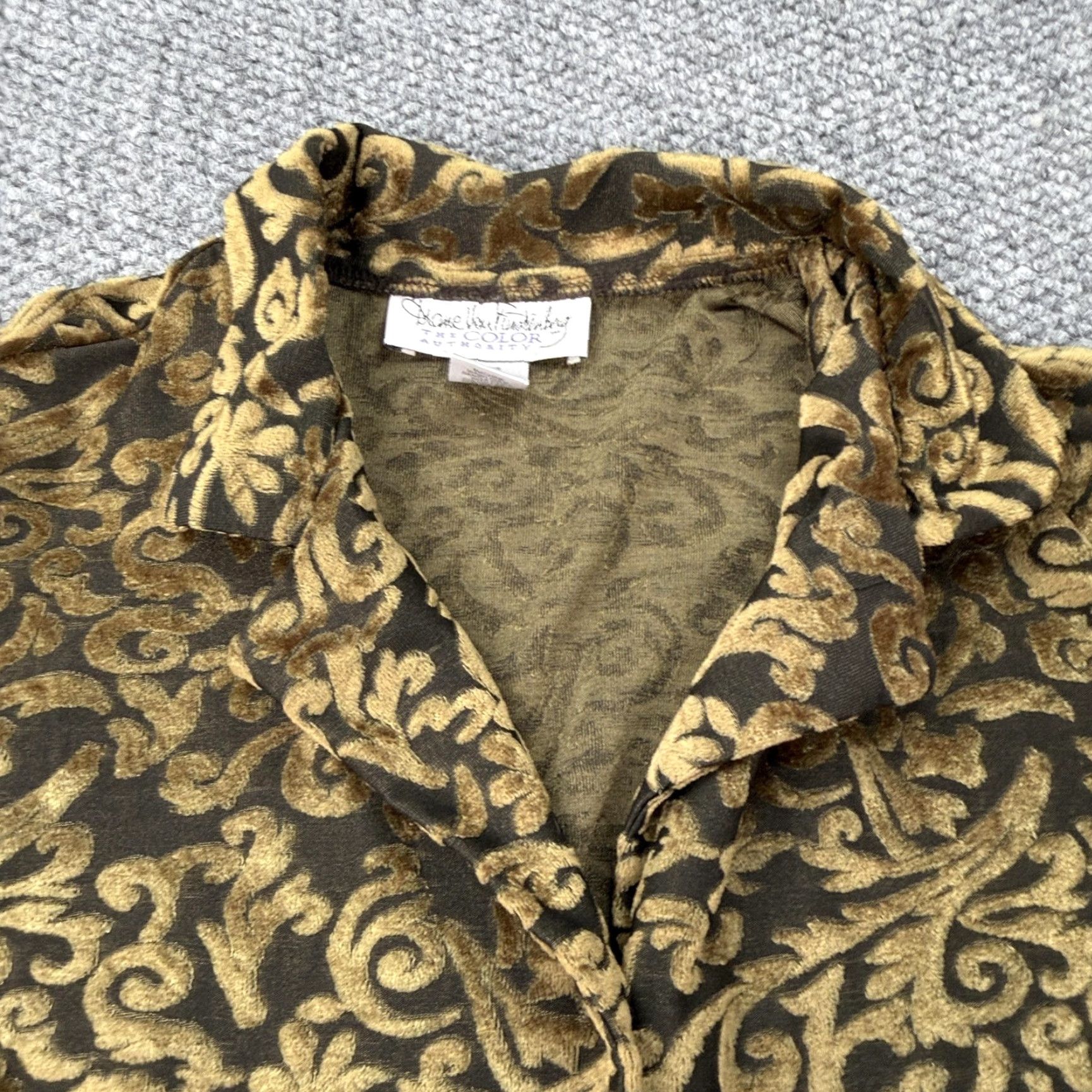 Diane von Furstenberg VINTAGE Diane von Furstenberg Blouse Womens 1X Black Gold Velvet Burnout USA 90s Size XL / US 12-14 / IT 48-50 - 3 Thumbnail