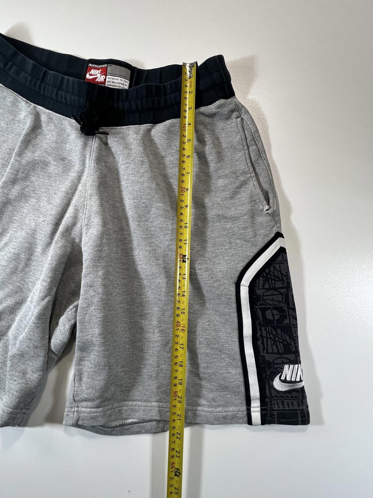 Nike Nike Air Grey and Black Athletic Shorts Size L Size US 34 / EU 50 - 7 Thumbnail