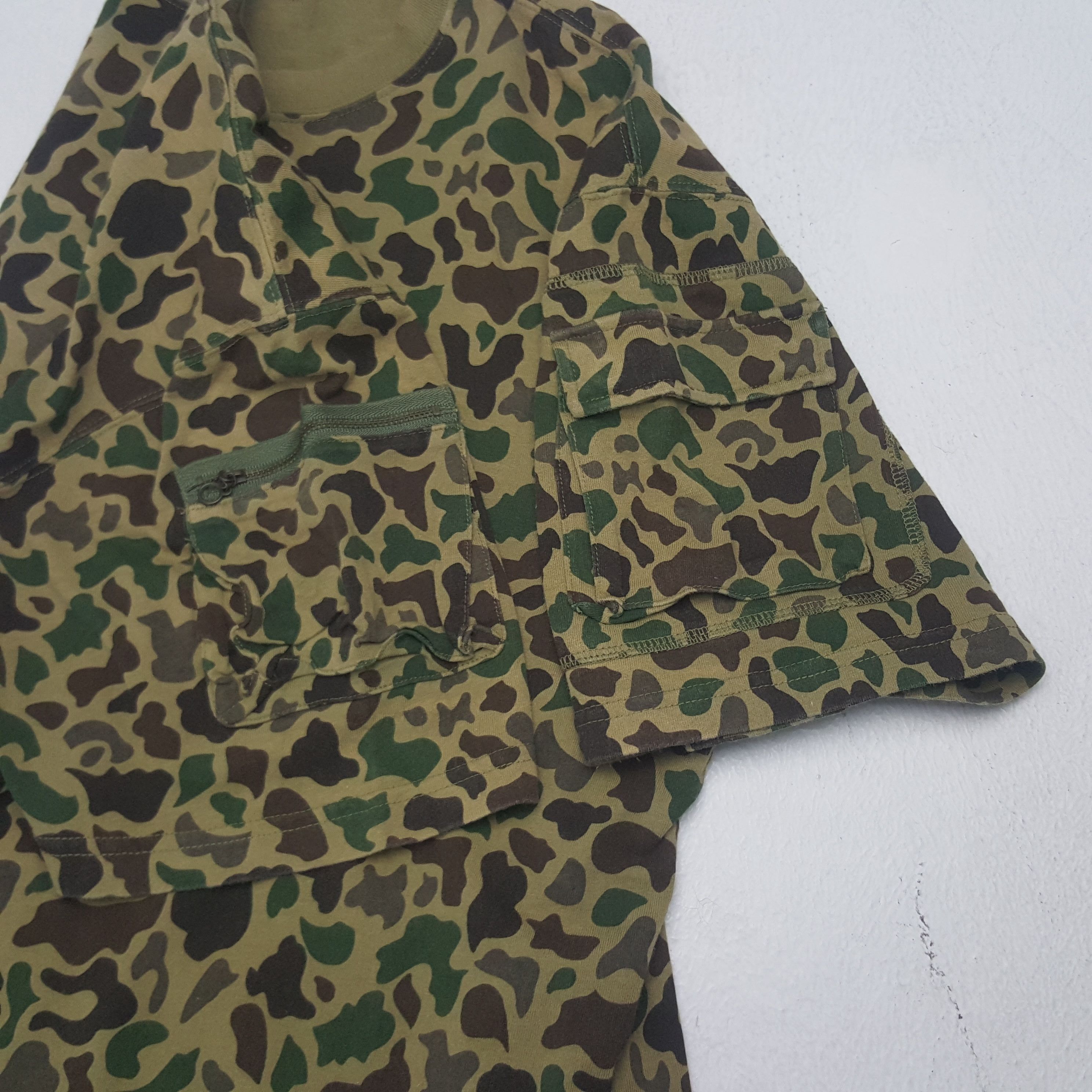 Global Work × Vintage Vintage Global Work Camo Tshirt Size US XL / EU 56 / 4 - 5 Thumbnail