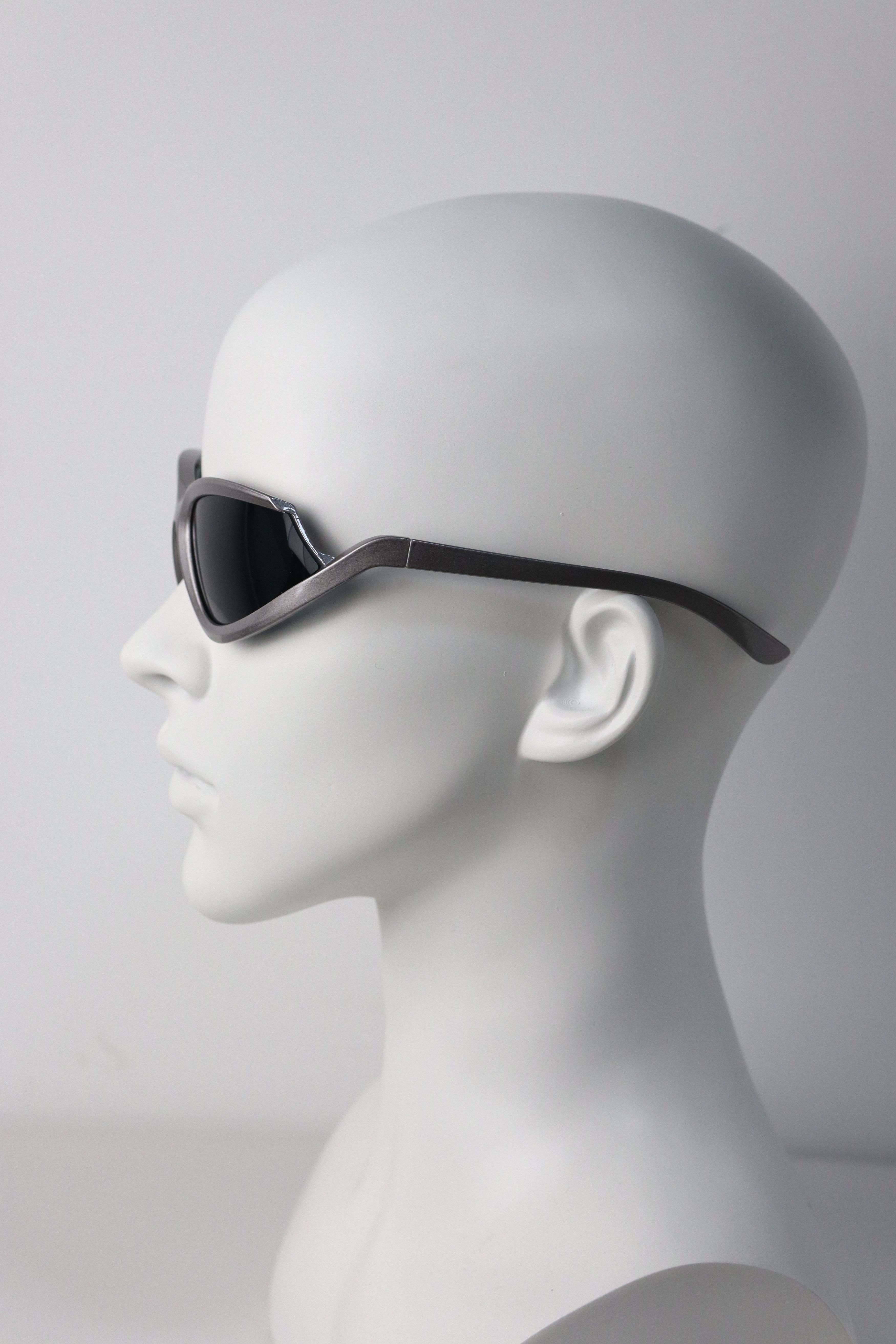 Japanese Brand Y2k Avant Garde Futuristic Gunmetal Gray Sunglasses OS Size ONE SIZE - 7 Thumbnail