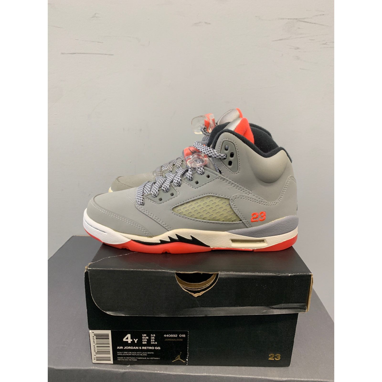 Nike Nike Air Jordan 5 Retro Hot Lava GS Size 4Y SHIPS NOW Size US 5 / EU 37 - 1 Thumbnail