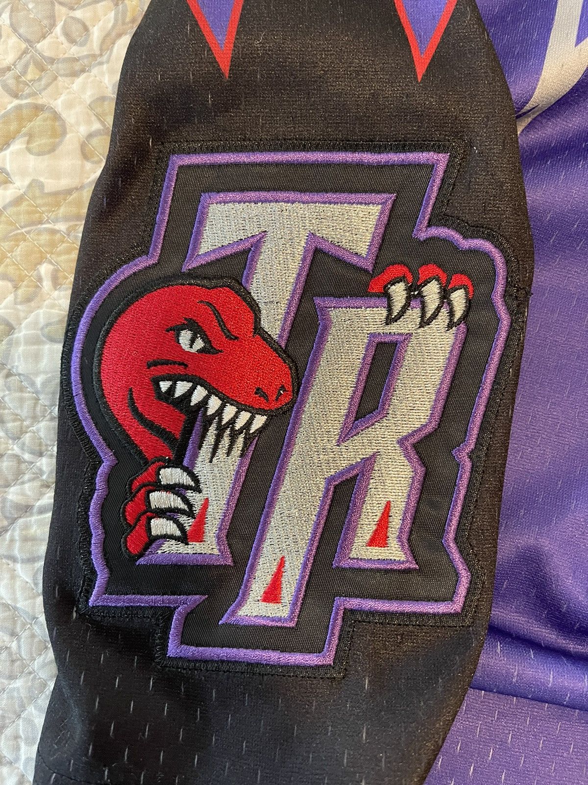 Mitchell & Ness 1998-1999 Mitchell & Ness Toronto Raptor Shorts - Size L Size US 44 / EU 60 - 7 Thumbnail