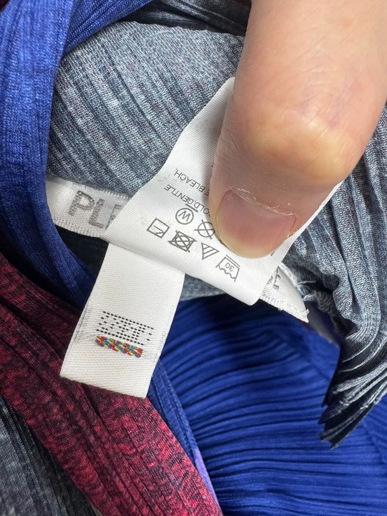 Issey Miyake Issey Miyake size:one size Red and purple striped bouncy t Size XS / US 0-2 / IT 36-38 - 7 Thumbnail