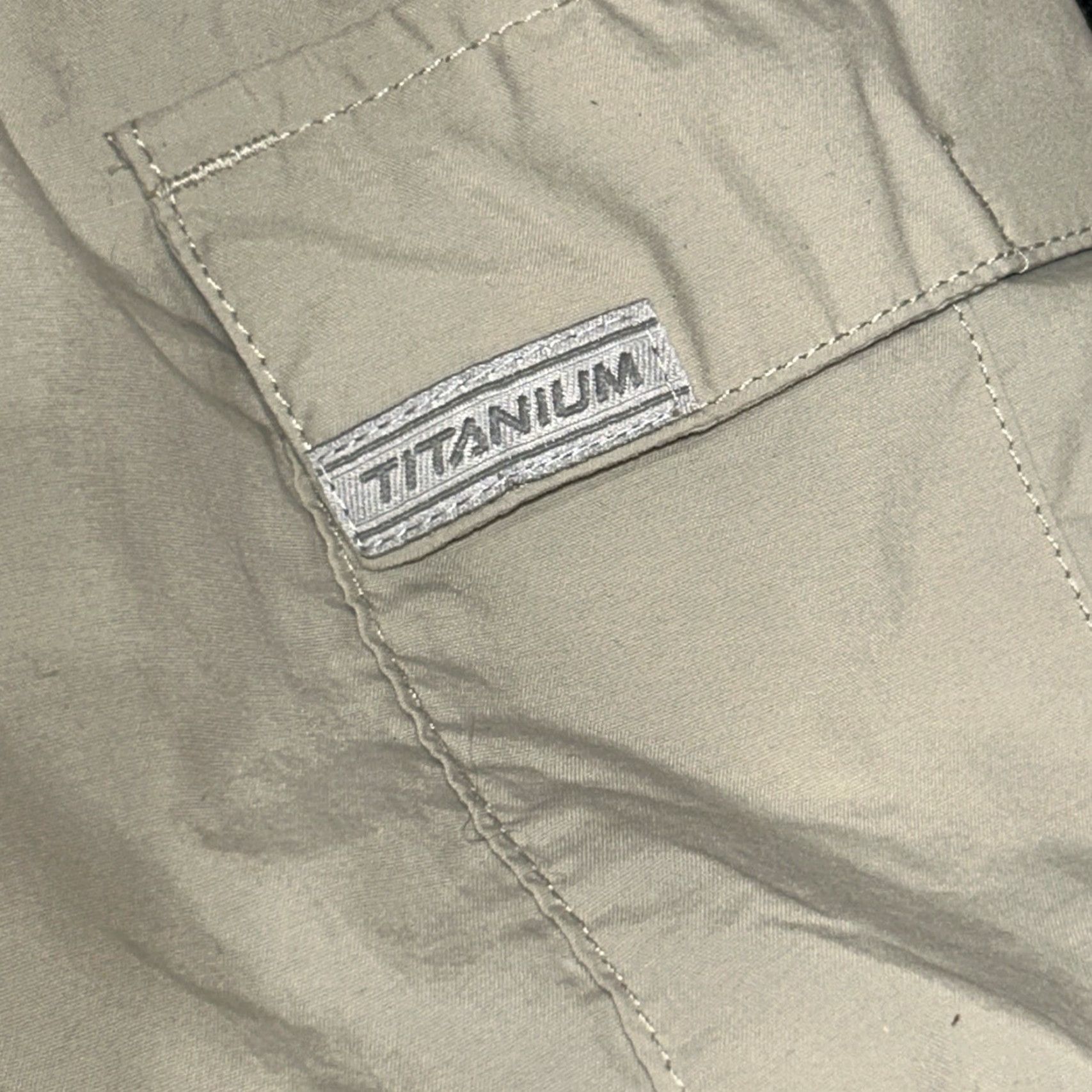 Vintage Columbia Men’s Cargo Pants Cargo Convertible Nylon Polyester 32x32 Beige Regular Size XL 32L Mens Size US 32 / EU 48 - 4 Thumbnail