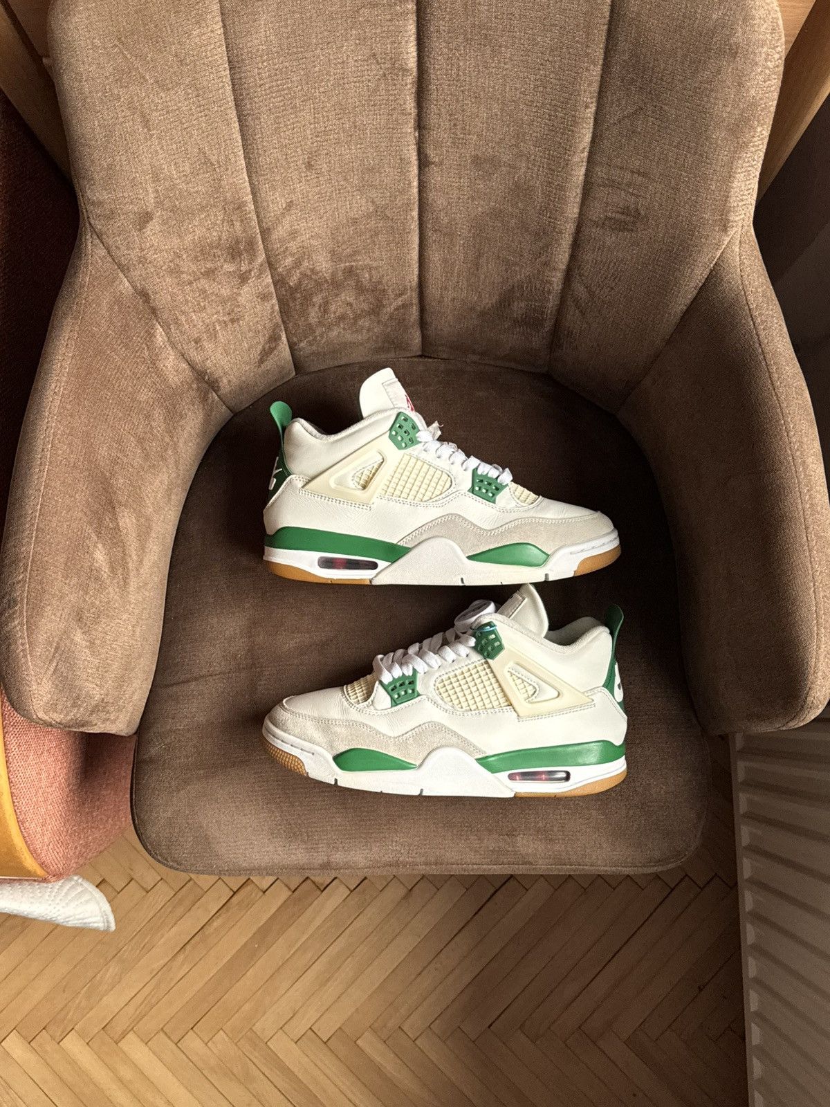 Nike Air Jordan 4 Retro SB Pine Green