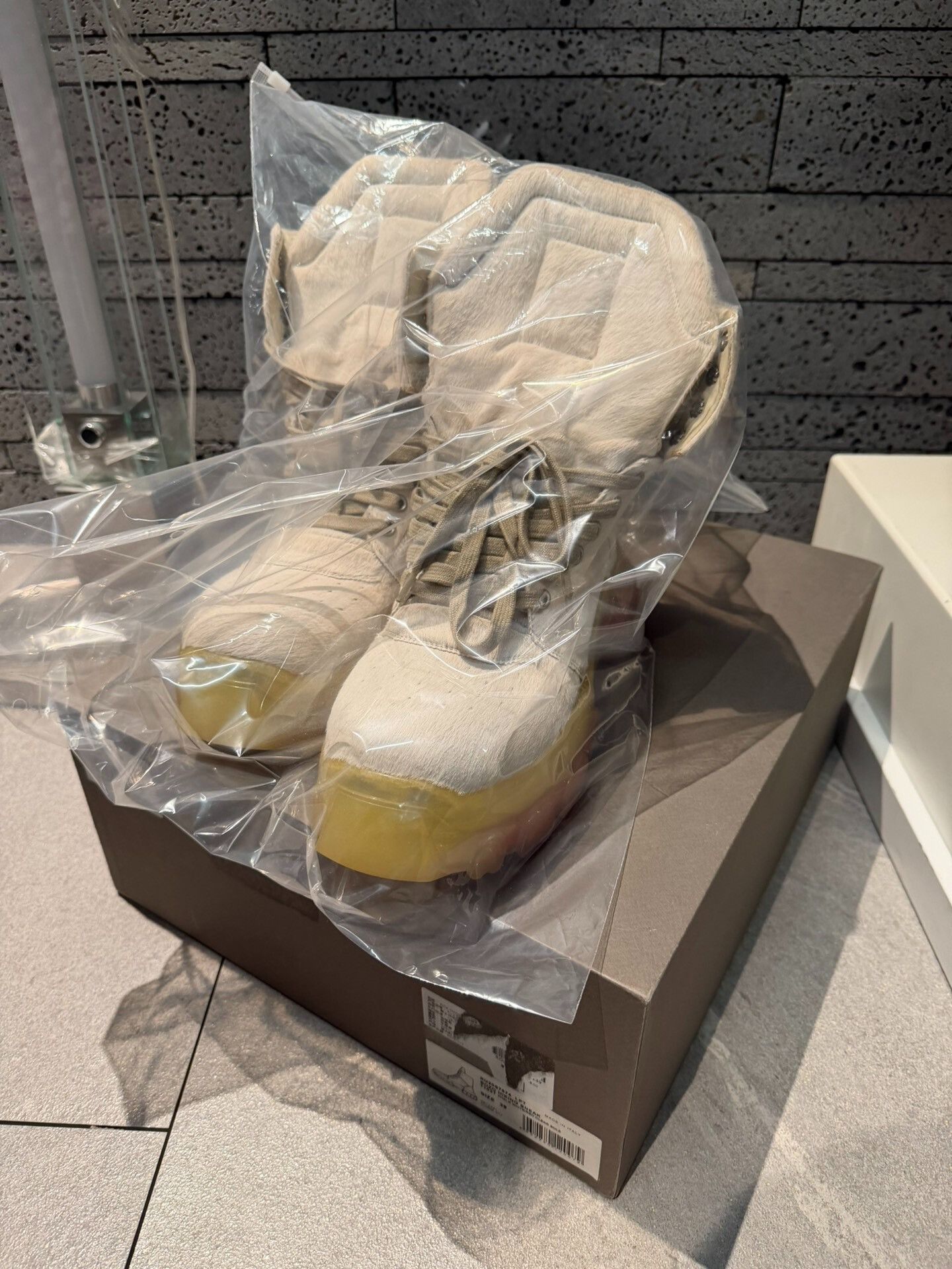 Rick Owens Rick Owens Basketball Sneakers with Rainbow Sole Size US 6 / EU 39 - 1 Thumbnail