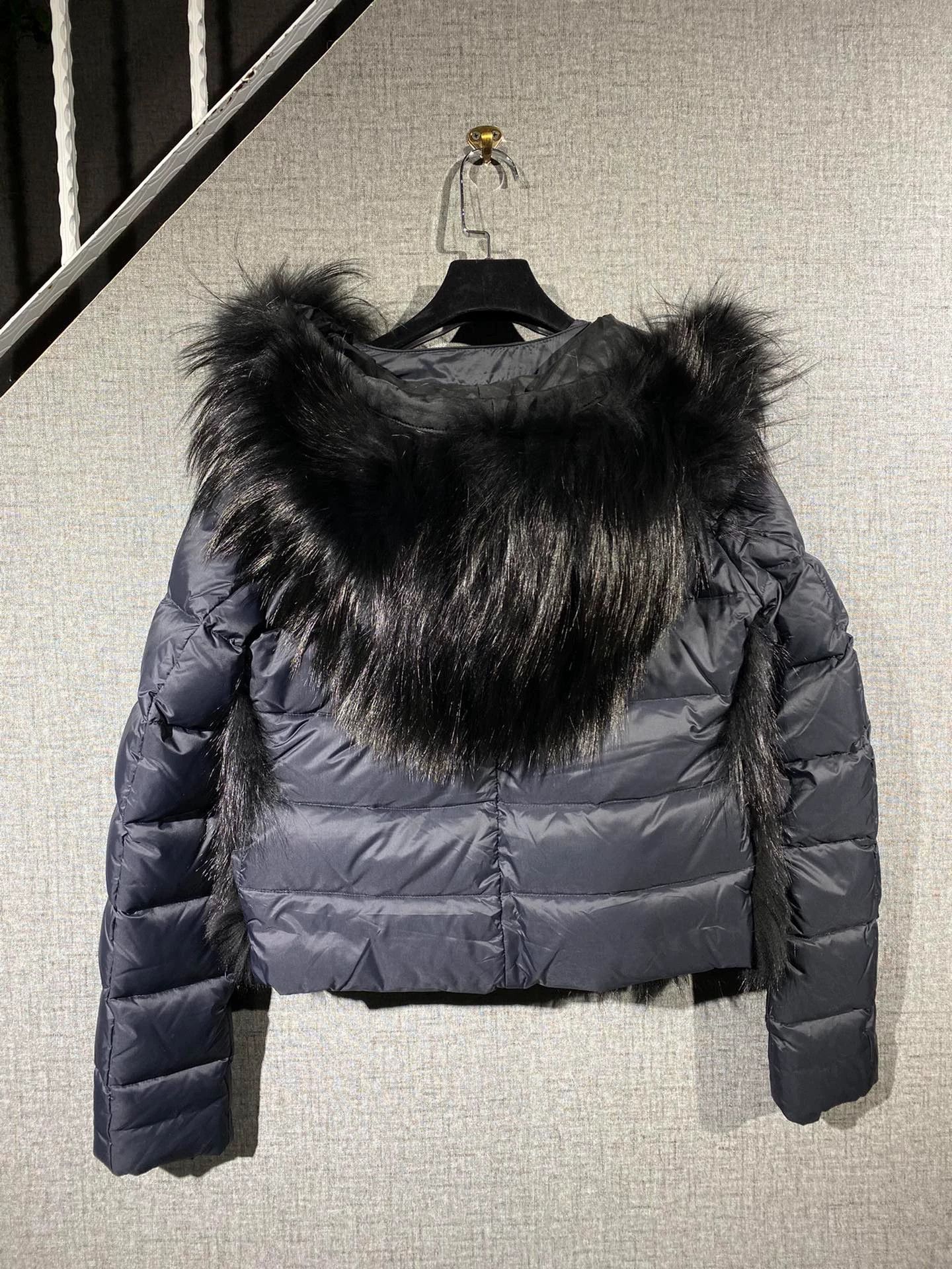 Fendi Second-hand Fendi fur and down jacket Size XS / US 0-2 / IT 36-38 - 2 Thumbnail