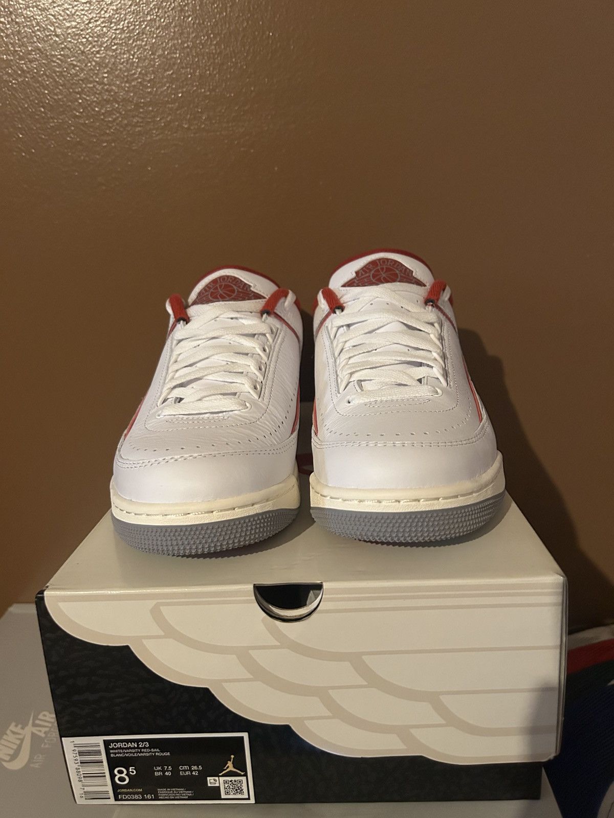 Jordan Brand Jordan 2/3 White Varsity Red Size US 8.5 / EU 41-42 - 9 Thumbnail