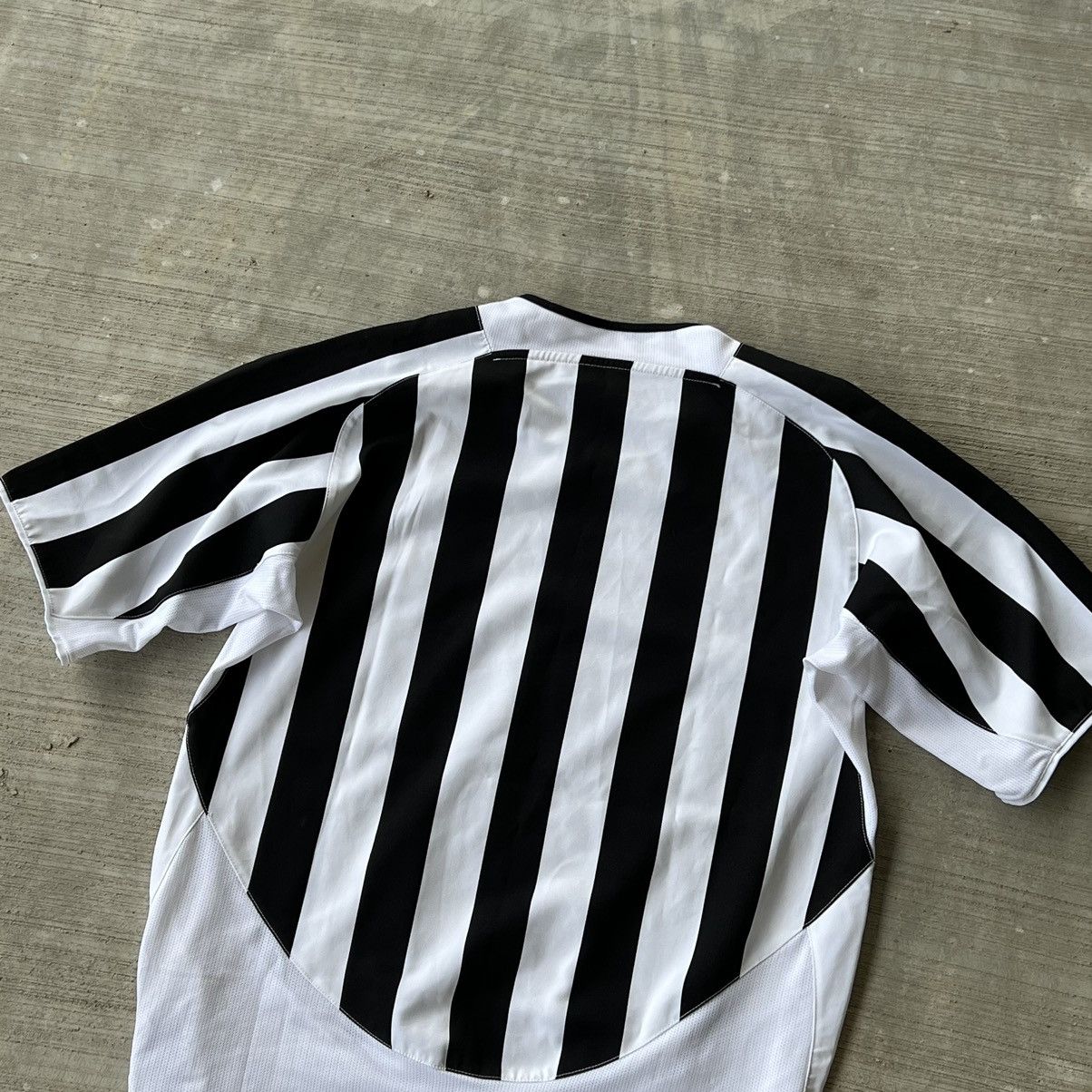 Vintage Nike Vintage Big Logo Juventus FastWeb T-Shirt Size US M / EU 48-50 / 2 - 9 Thumbnail