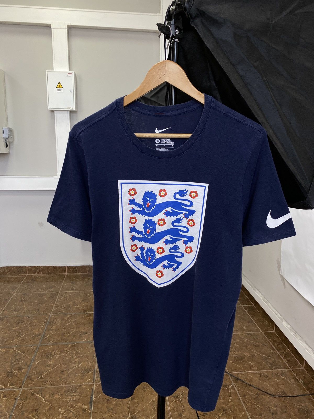 Nike 🏴󠁧󠁢󠁥󠁮󠁧󠁿 Nike England Soccer T-Shirt Rare Retro Hype Y2K Size US M / EU 48-50 / 2 - 1 Thumbnail