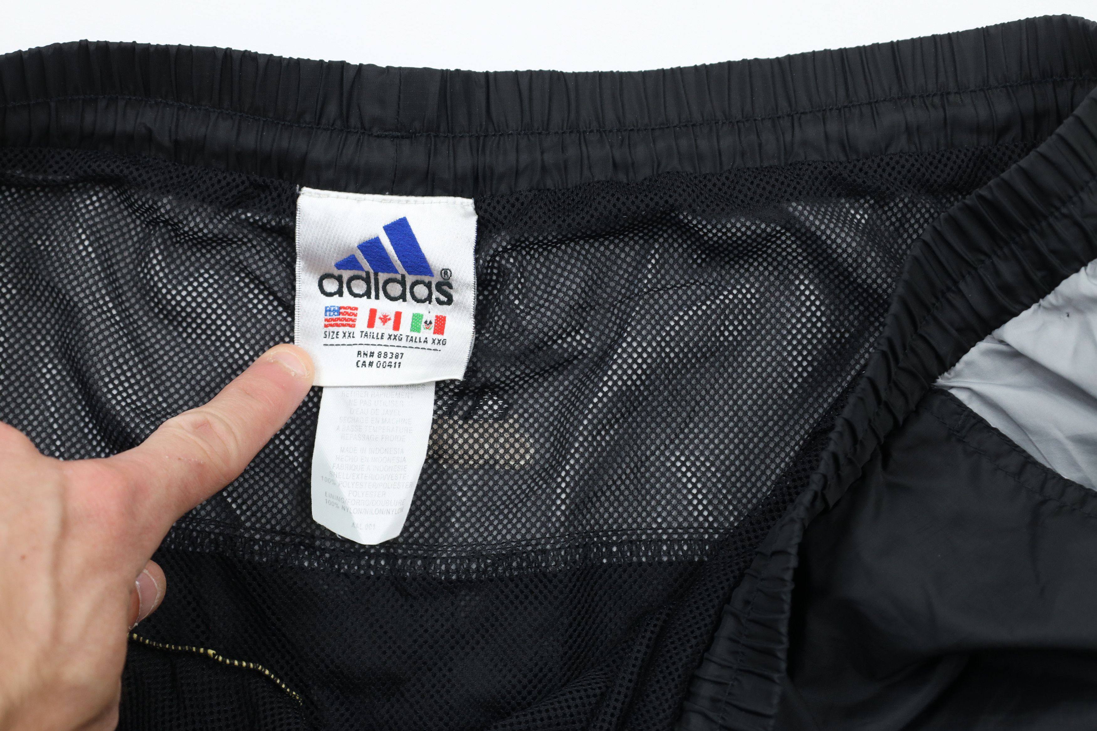 Adidas × Vintage Vintage 90s Adidas Out Striped Lined Soccer Shorts Nylon Size US 38 / EU 54 - 6 Thumbnail