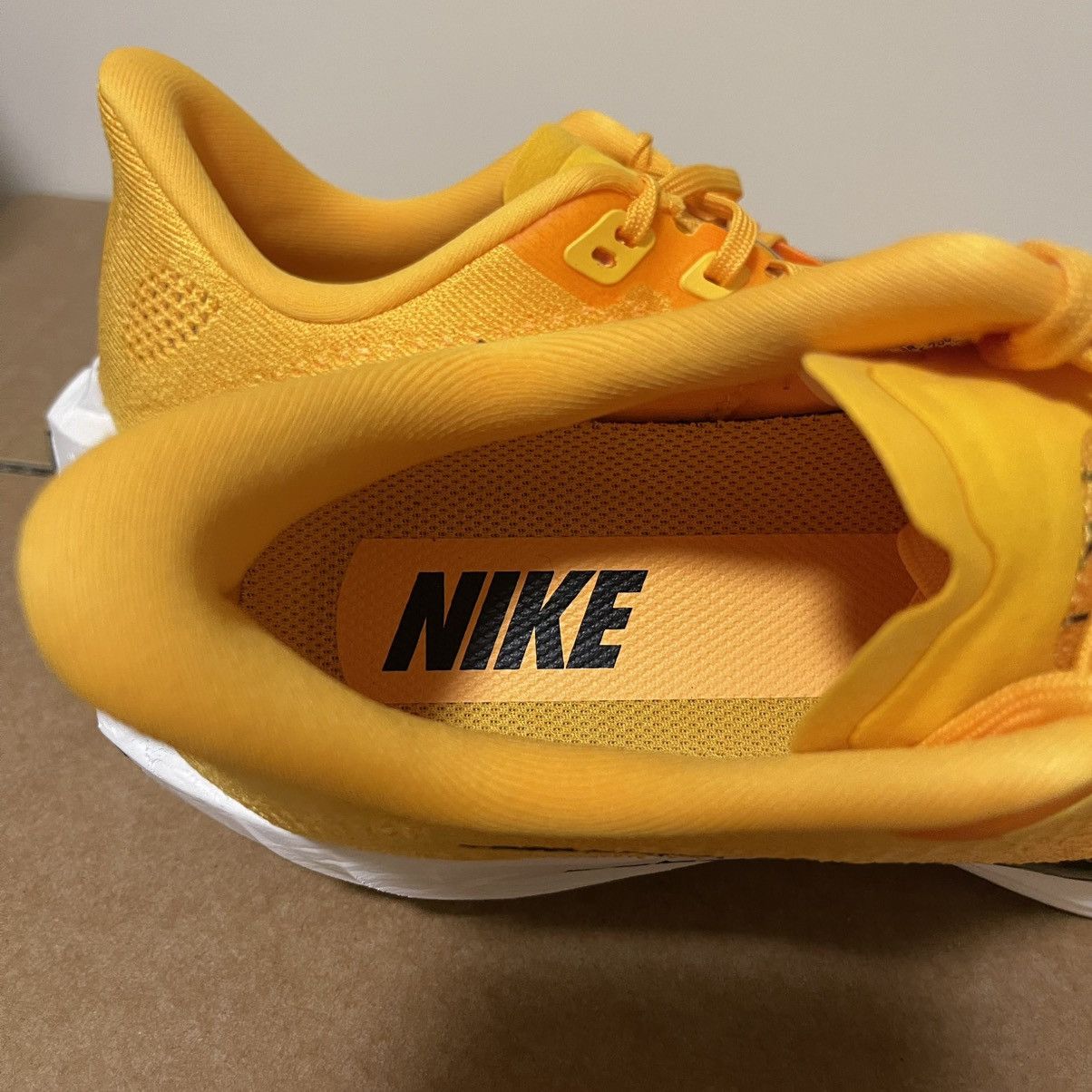 Nike Nike Pegasus Plus LV8 Running Mayfly Pack Men's Size 8 ZoomX Size US 8 / EU 41 - 6 Thumbnail