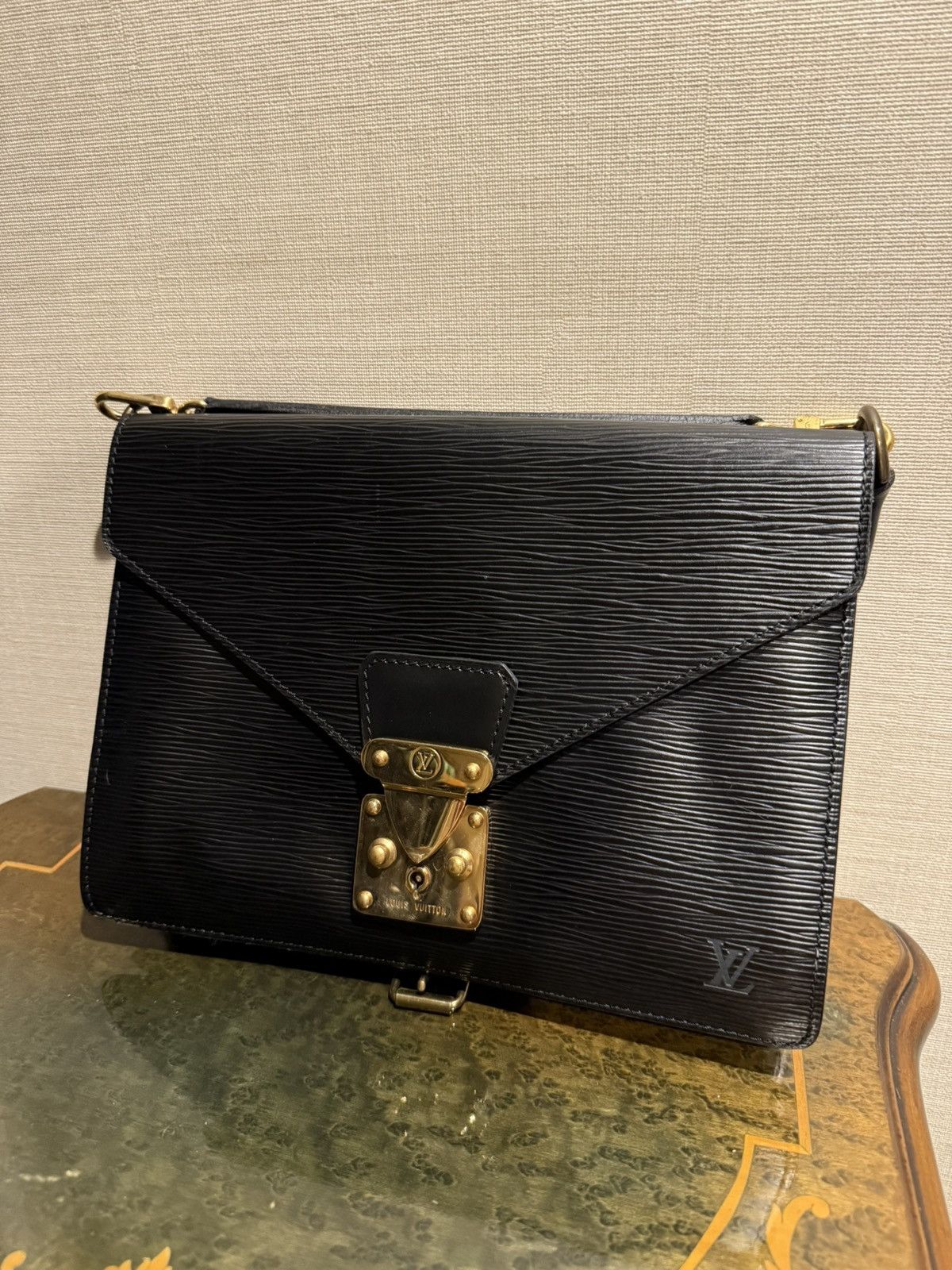 Louis Vuitton Louis Vuitton Epi Leather Clutch–Dual Opening, Lock Closure Size ONE SIZE - 1 Thumbnail