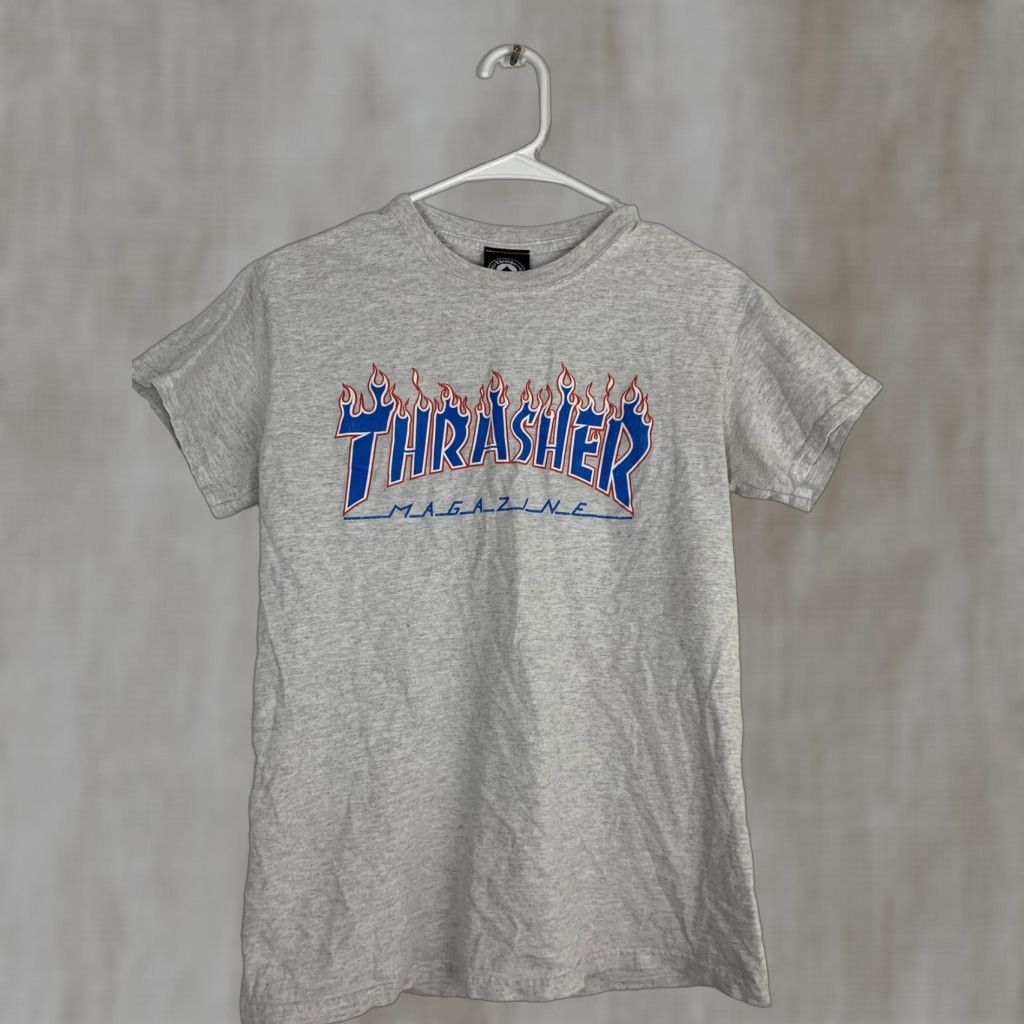 Thrasher Thrasher T-Shirt Mens Small Cotton Heather Gray Red Blue Flame Skateboarding Crew Neck Short Sleeve Shirt S Gray Blue Flame Men’s S Size US S / EU 44-46 / 1 - 1 Thumbnail