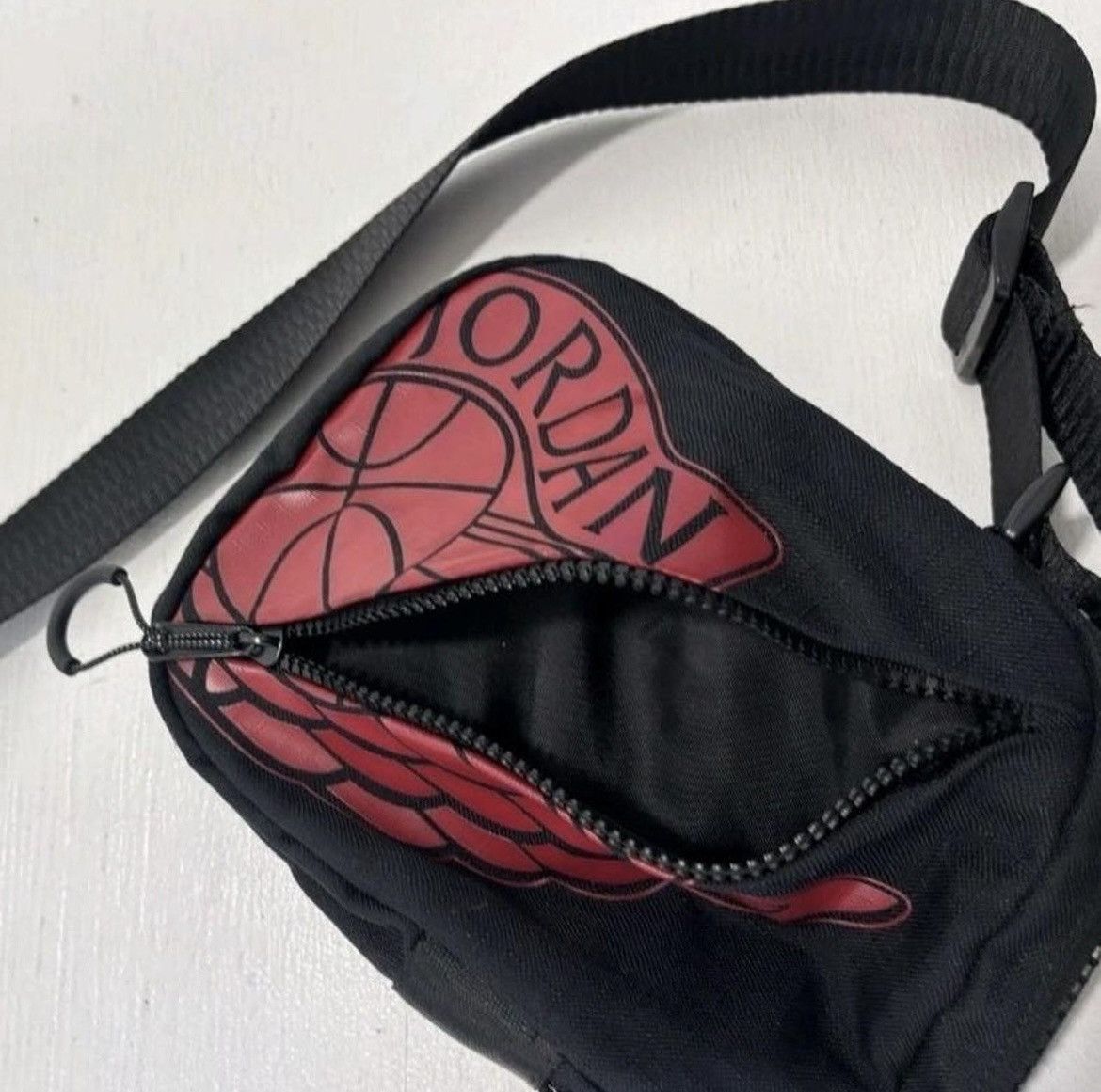 Jordan Brand Nike Air Jordan Wings Festival Crossbody Bag Black/Red Size ONE SIZE - 4 Thumbnail