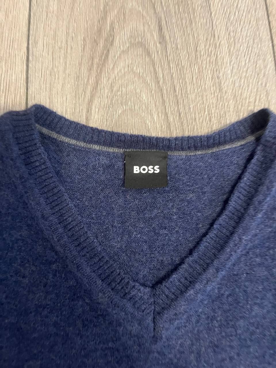Hugo Boss Boss Hugo Boss Cashmere V-Neck Pullover mens size M BLue Size US M / EU 48-50 / 2 - 3 Thumbnail