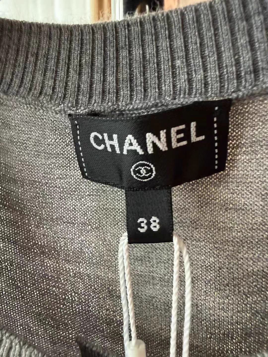 Chanel Chanel 26P Gray Cashmere Cardigan 38 Jennie New With Tags Size S / US 4 / IT 40 - 4 Thumbnail