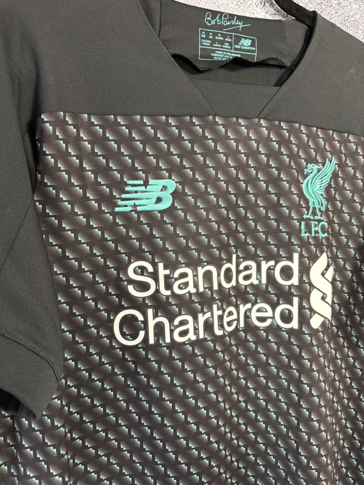 New Balance × Vintage Vintage Liverpool 2019/20 Third New Balance Jersey Blokcore Size US M / EU 48-50 / 2 - 7 Thumbnail