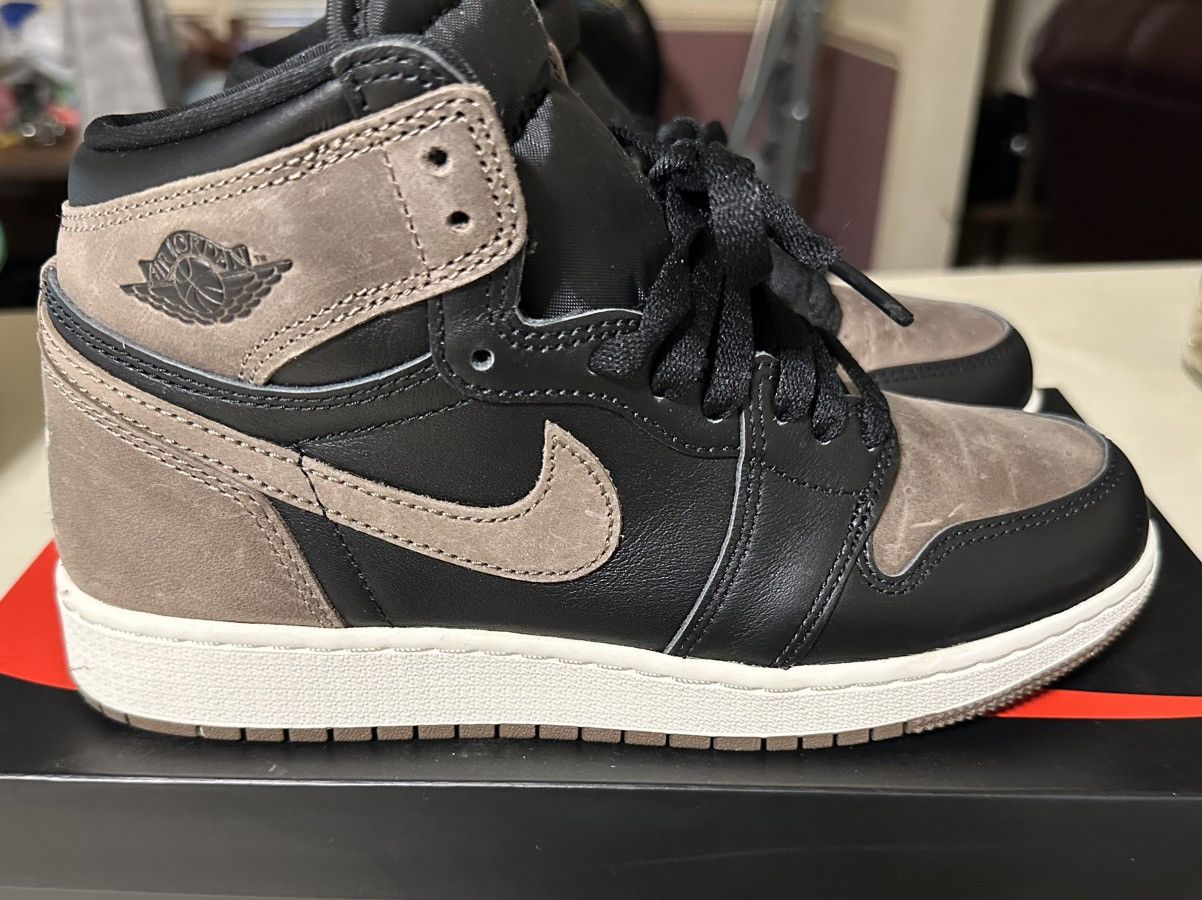 Jordan Brand Air Jordan 1 Retro High OG “Dark Mocha” Size US 6 / EU 39 - 2 Thumbnail