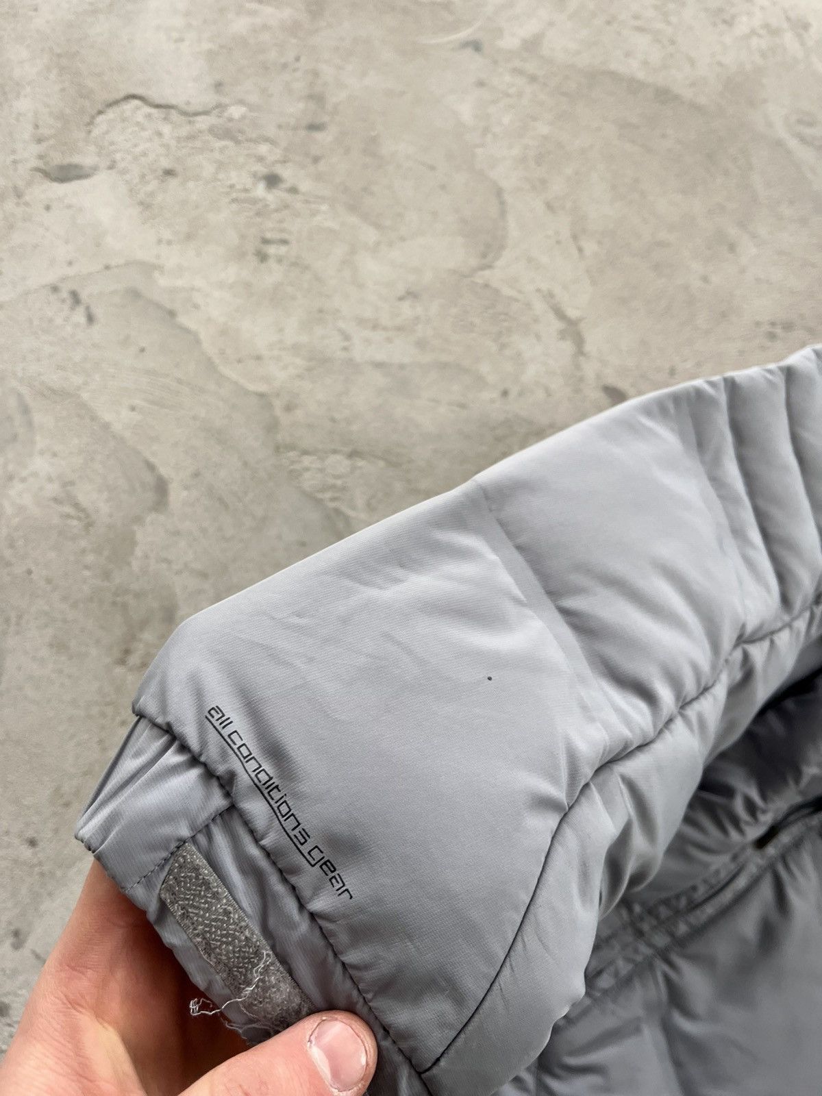 Nike Vintage Nike ACG Outdoor Blue Down Jacket Avantgarde Y2K Size US L / EU 52-54 / 3 - 12 Thumbnail