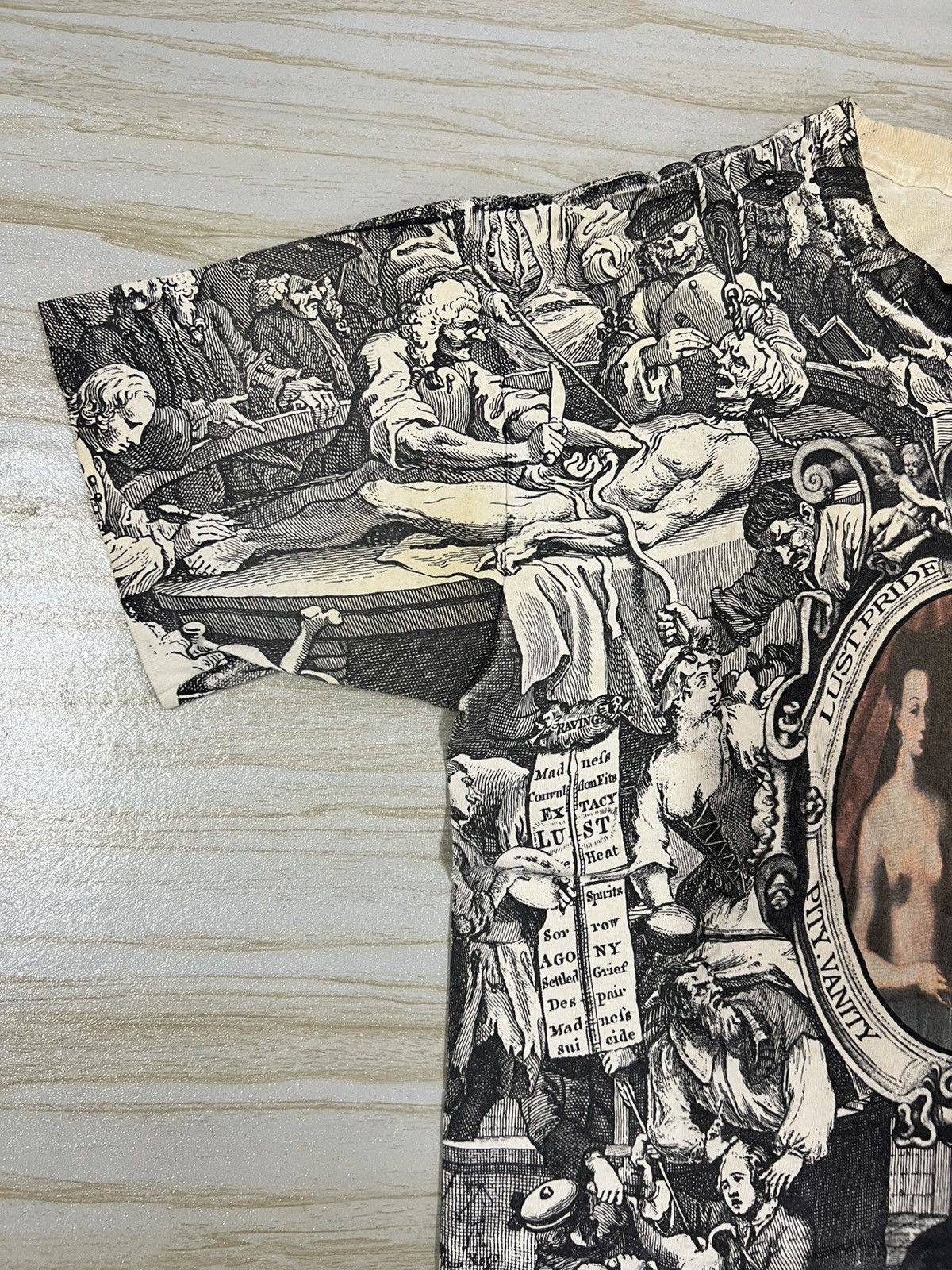 Vintage Rare Greek Goddess Lesbian Month Of The Sacred Heart Tee Size US L / EU 52-54 / 3 - 2 Thumbnail