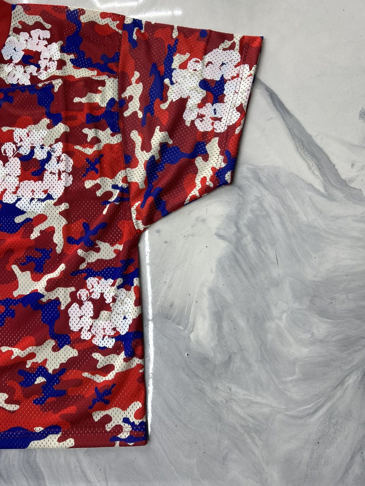 DENIM TEARS Denim Tears Red Blue Camo Cotton Wreath Jersey Size M Size US M / EU 48-50 / 2 - 6 Thumbnail
