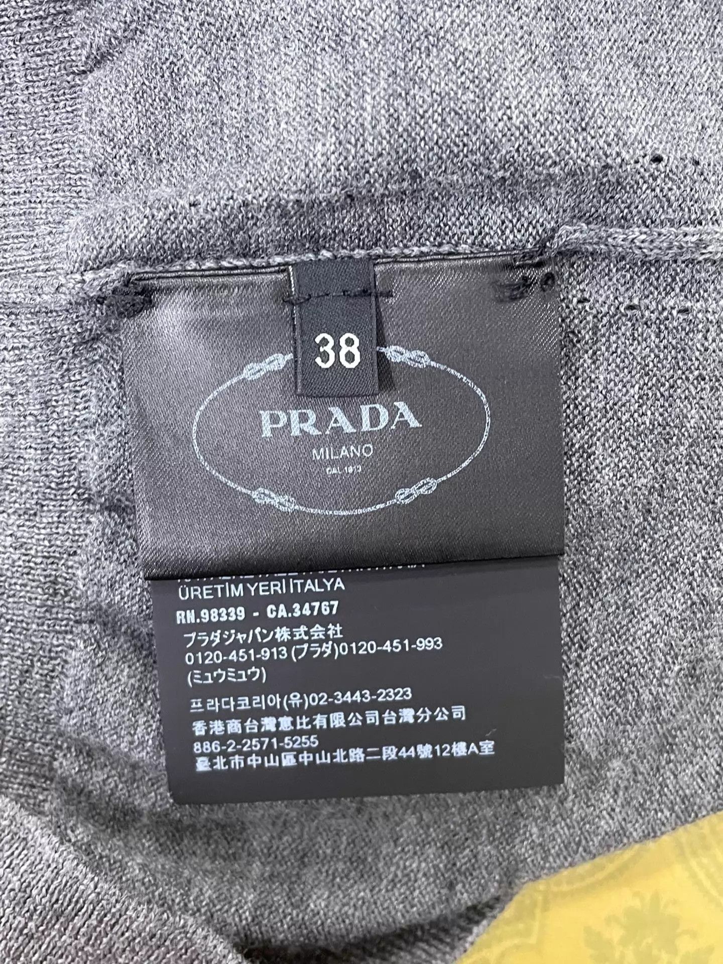 Prada Prada Gray Wool Knit Cardigan Size 38 New With Tags Size XS / US 0-2 / IT 36-38 - 5 Thumbnail