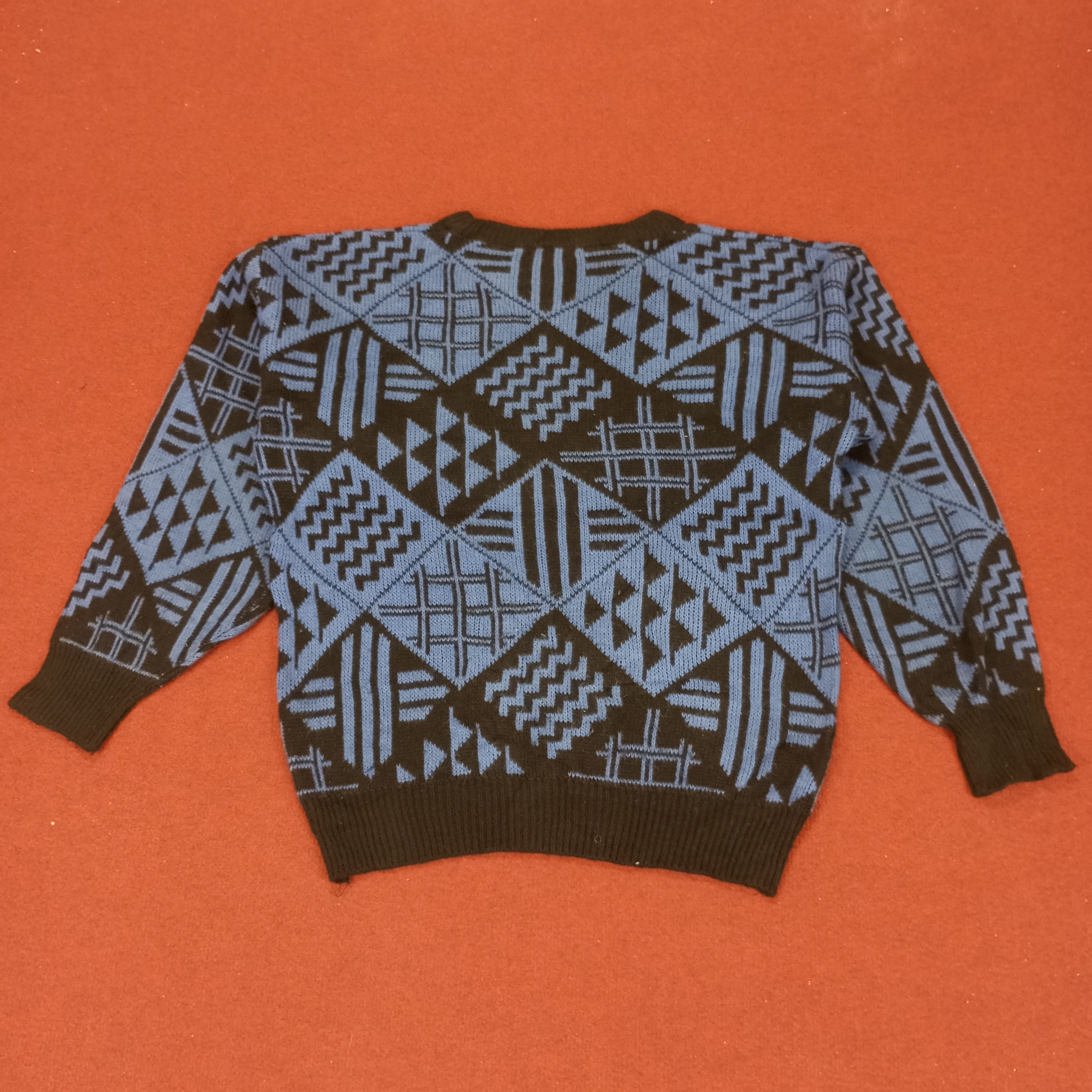 Vintage Dundas Streetwear Style Nice Design Knitwear Sweater Size US L / EU 52-54 / 3 - 3 Thumbnail