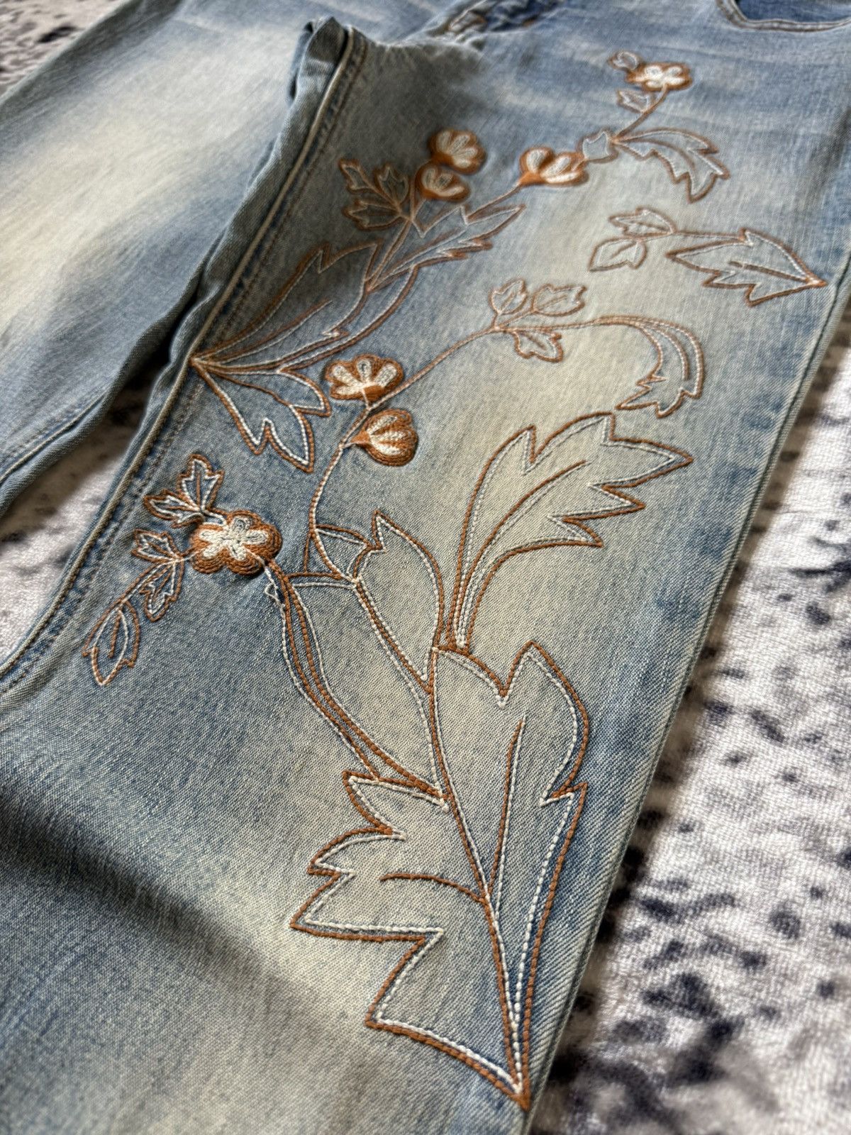 Japanese Brand Tornado Mart Embroidered Tribal Style Flared Denim Japanese Size 27" / US 4 / IT 40 - 12 Thumbnail