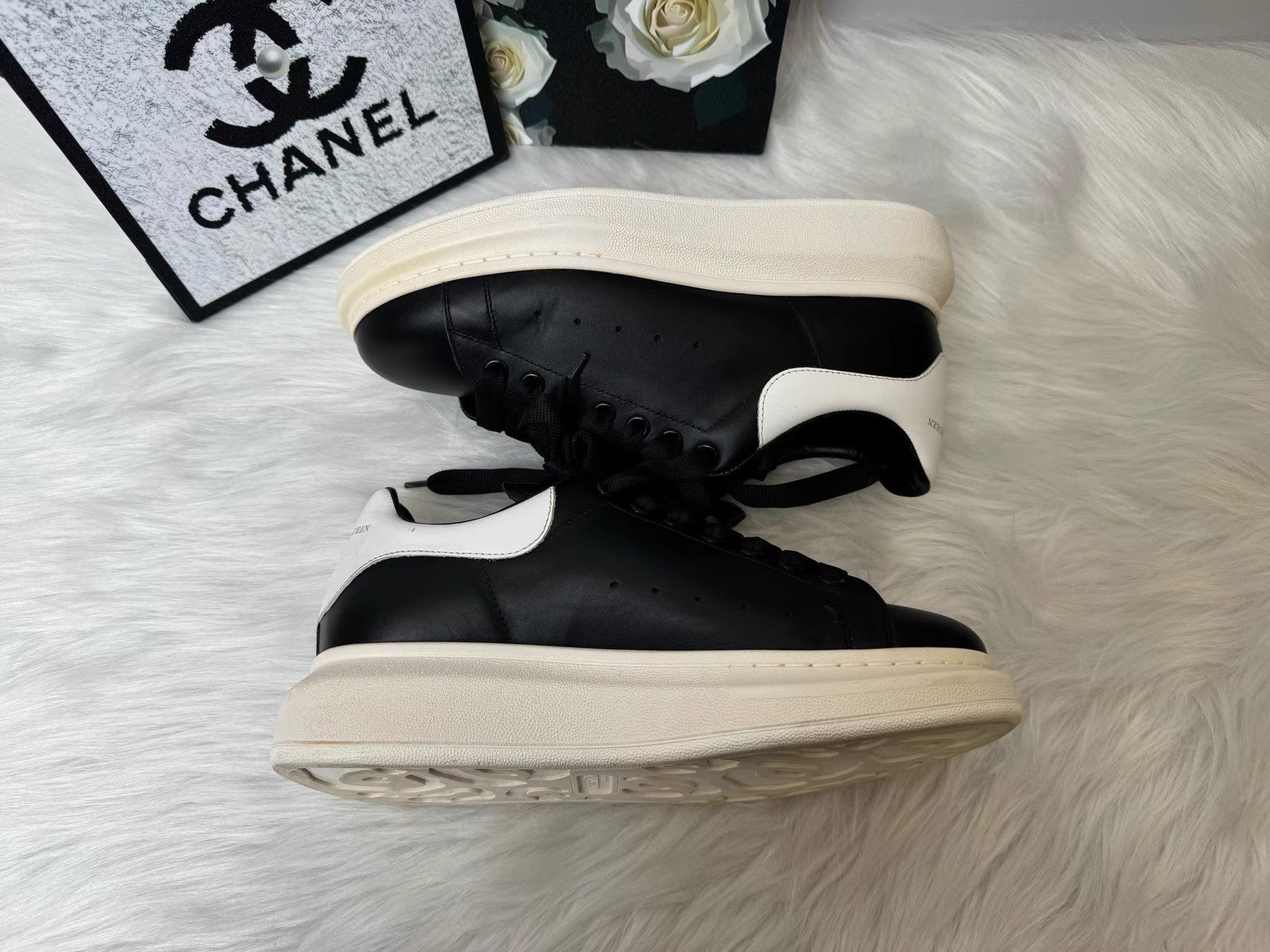 Alexander McQueen Alexander McQueen Oversized Low-top Leather Sneakers K36 Size US 8.5 / EU 41-42 - 6 Thumbnail