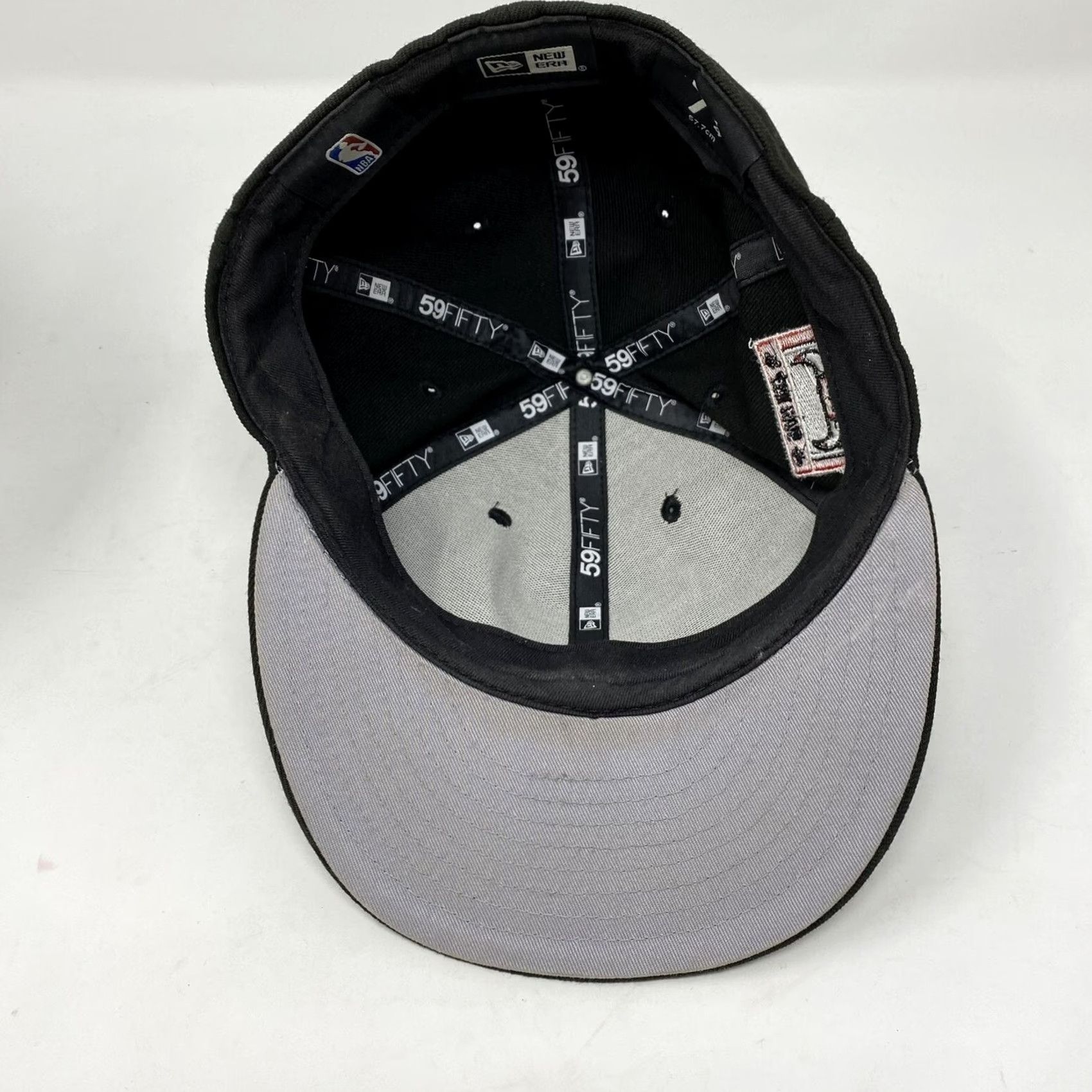New Era VINTAGE New Era 59Fifty NBA Cap Chicago Bulls Logo Black & Red Fitted Mens 7 1/4 Size ONE SIZE - 6 Thumbnail