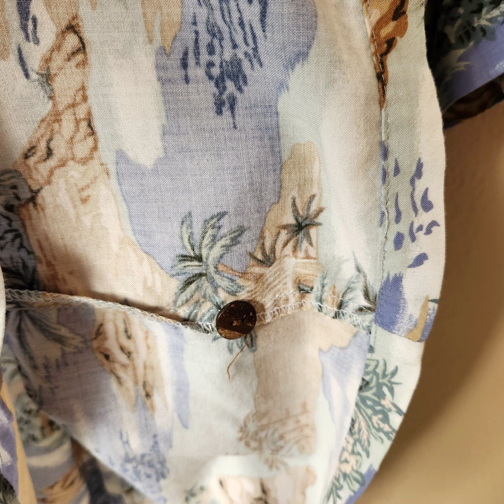 Hilo Hattie VINTAGE Hilo Hattie Mens Palm Tree Coastal Hawaiian Buttonfront Shirt-Size XL Size US XL / EU 56 / 4 - 4 Thumbnail