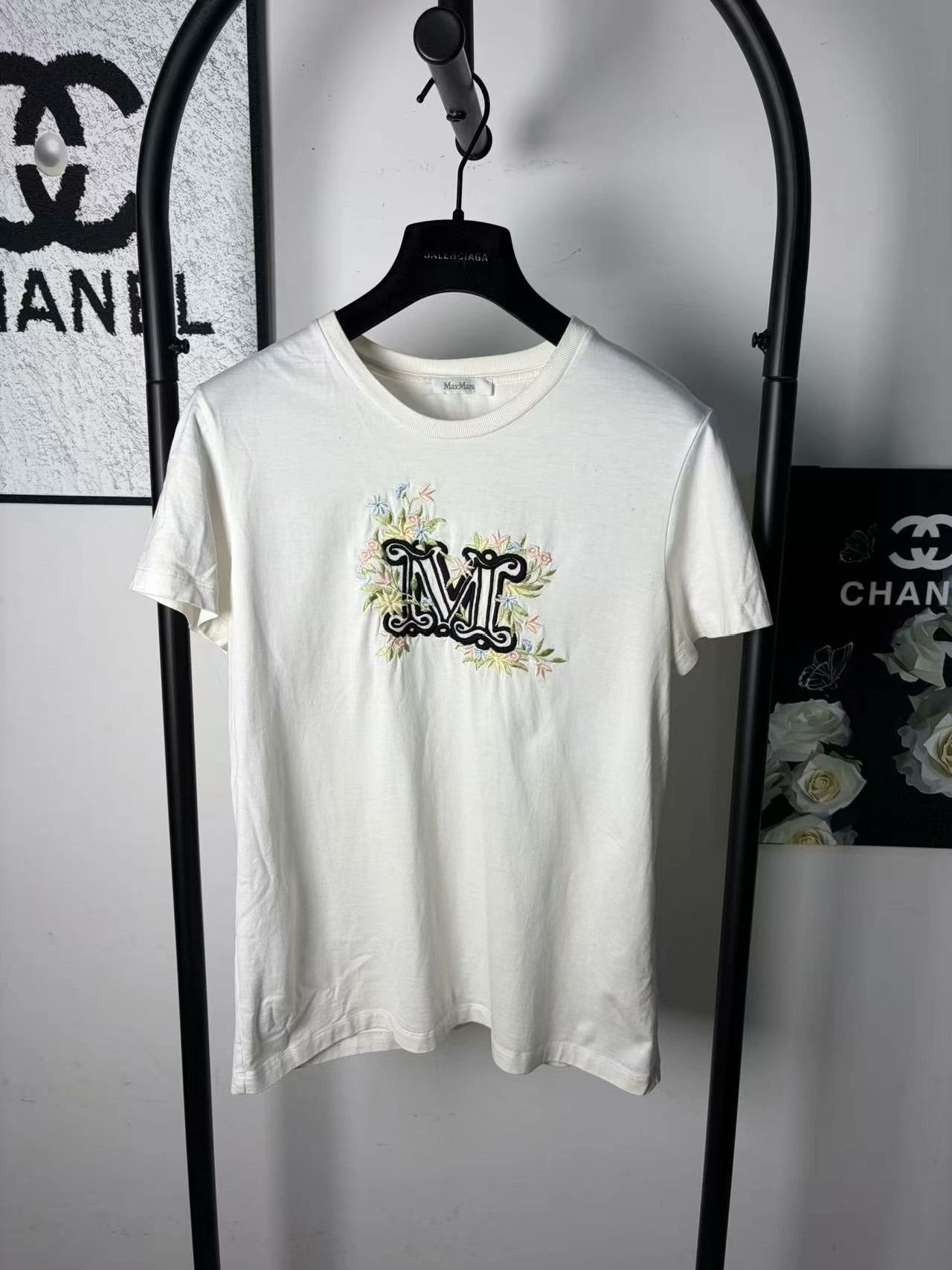 Max Mara Max Mara White T-Shirt M Women Size M / US 6-8 / IT 42-44 - 1 Thumbnail