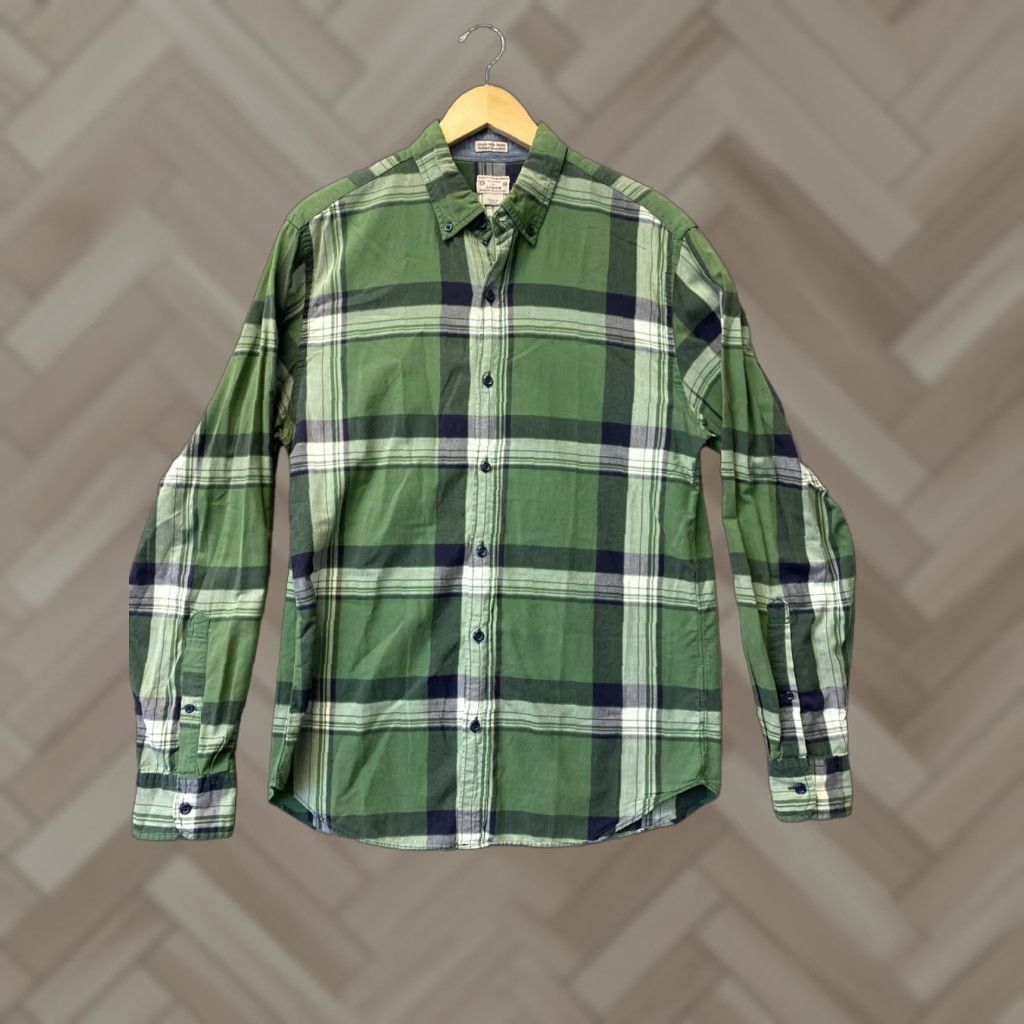 J.Crew J. Crew Button Shirt Men’s M Green White Madras Plaid Lightweight Button-Up Long Sleeve Collared Spread Cotton Regular Classic Mens Size US M / EU 48-50 / 2 - 1 Thumbnail
